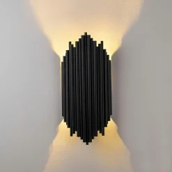 Applique design noire, structure graphique en tubes SFAX