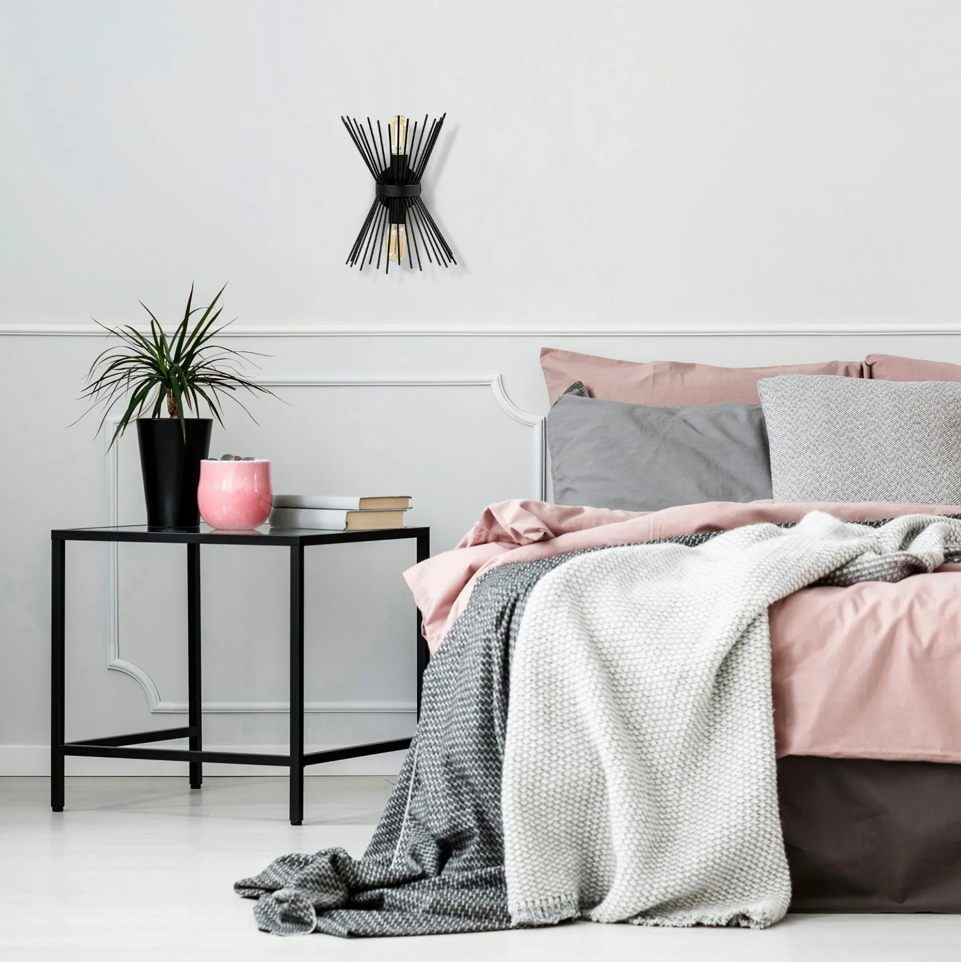 Applique murale design noire, forme sablier SINOP