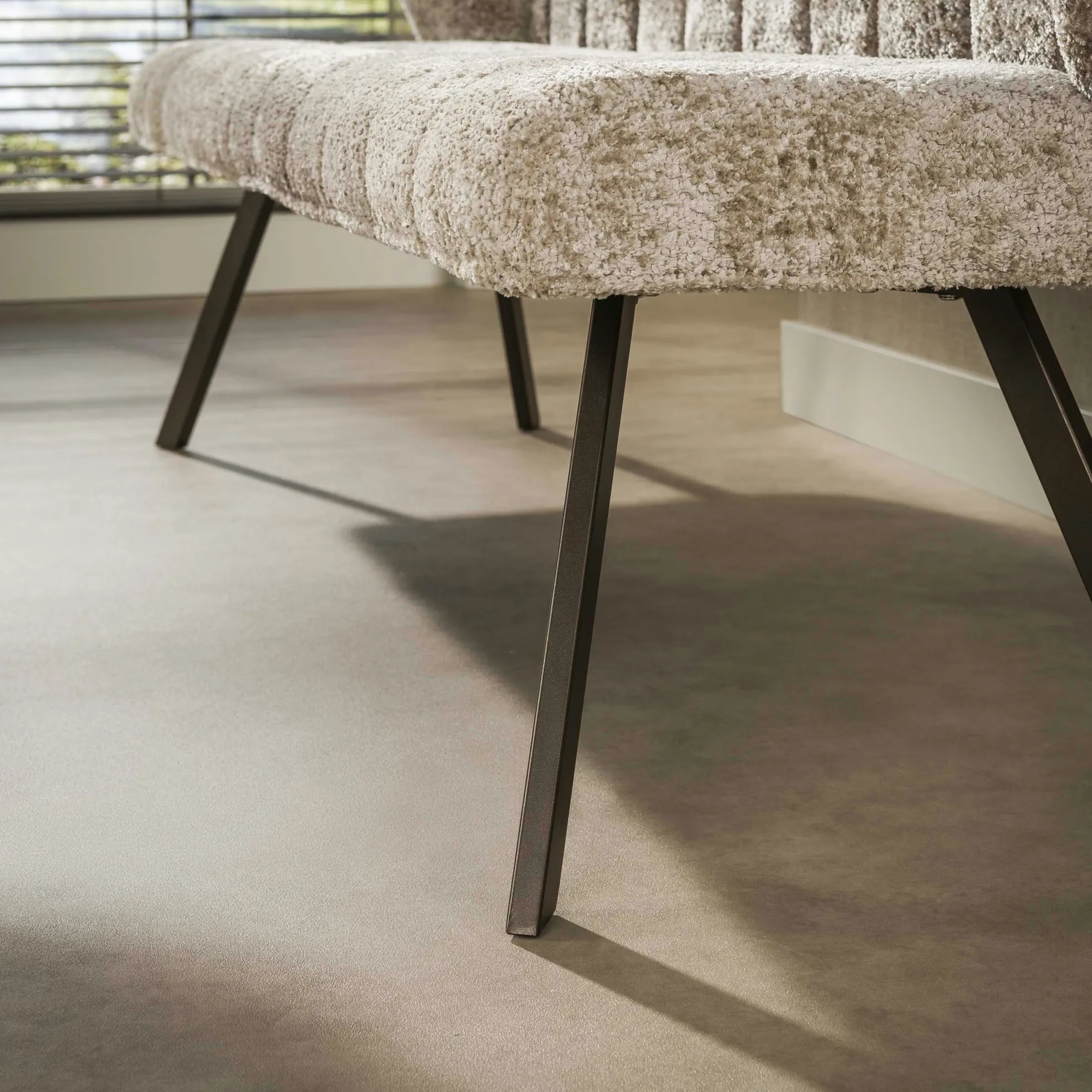 Banc de table beige bouclette pieds bronze 180 cm MELBOURNE