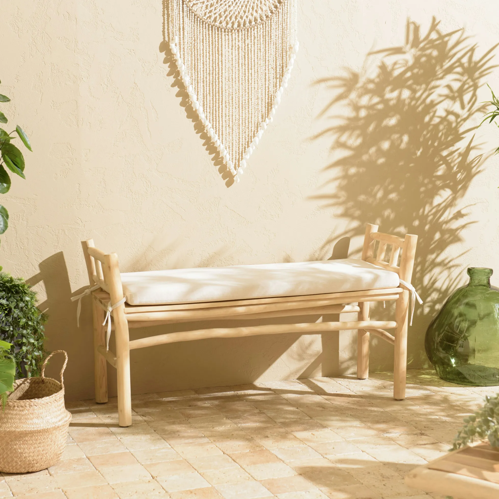 Banc rondins de teck naturel coussin blanc MANAK