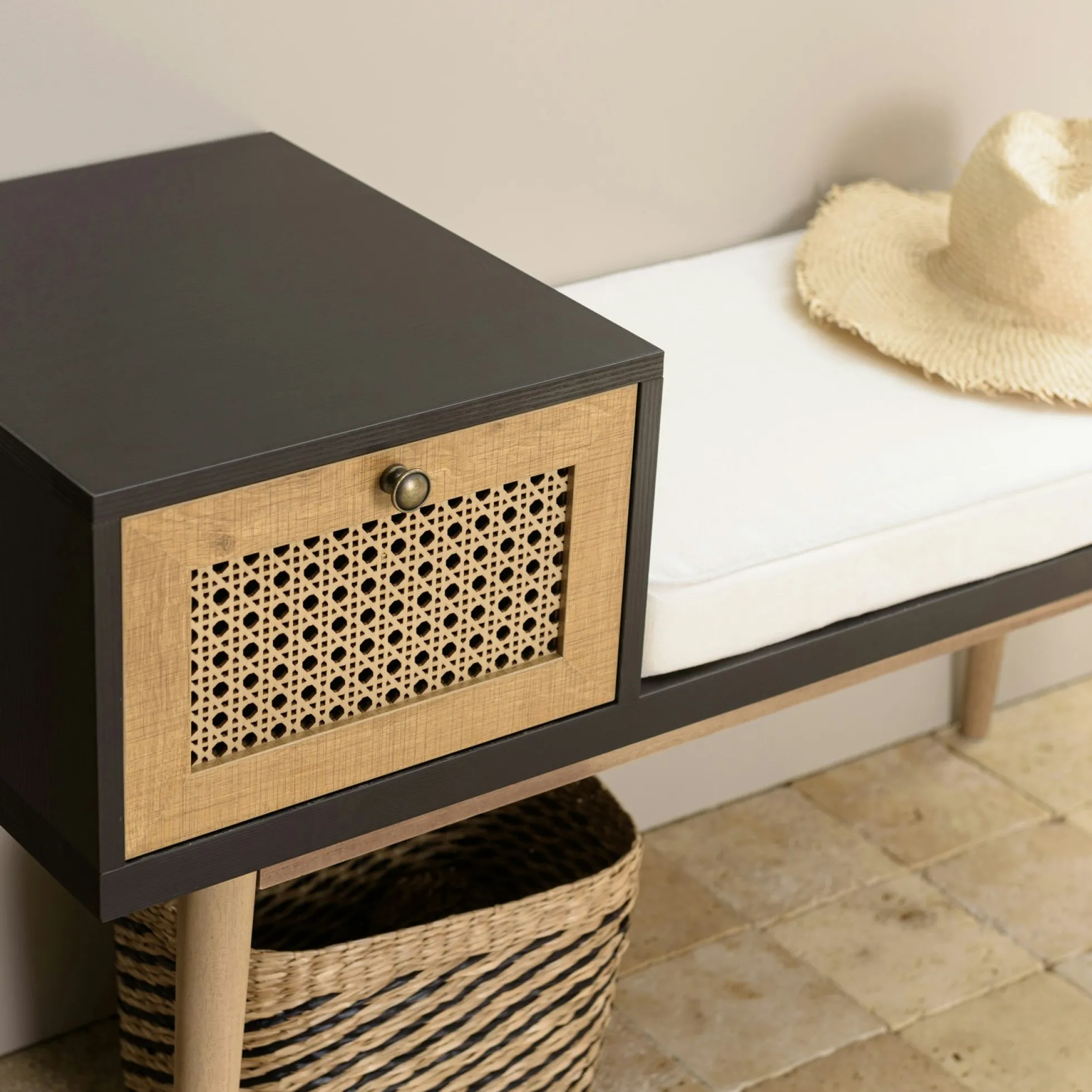 Banquette d'entrée en bois avec tiroir en cannage ALCUDIA