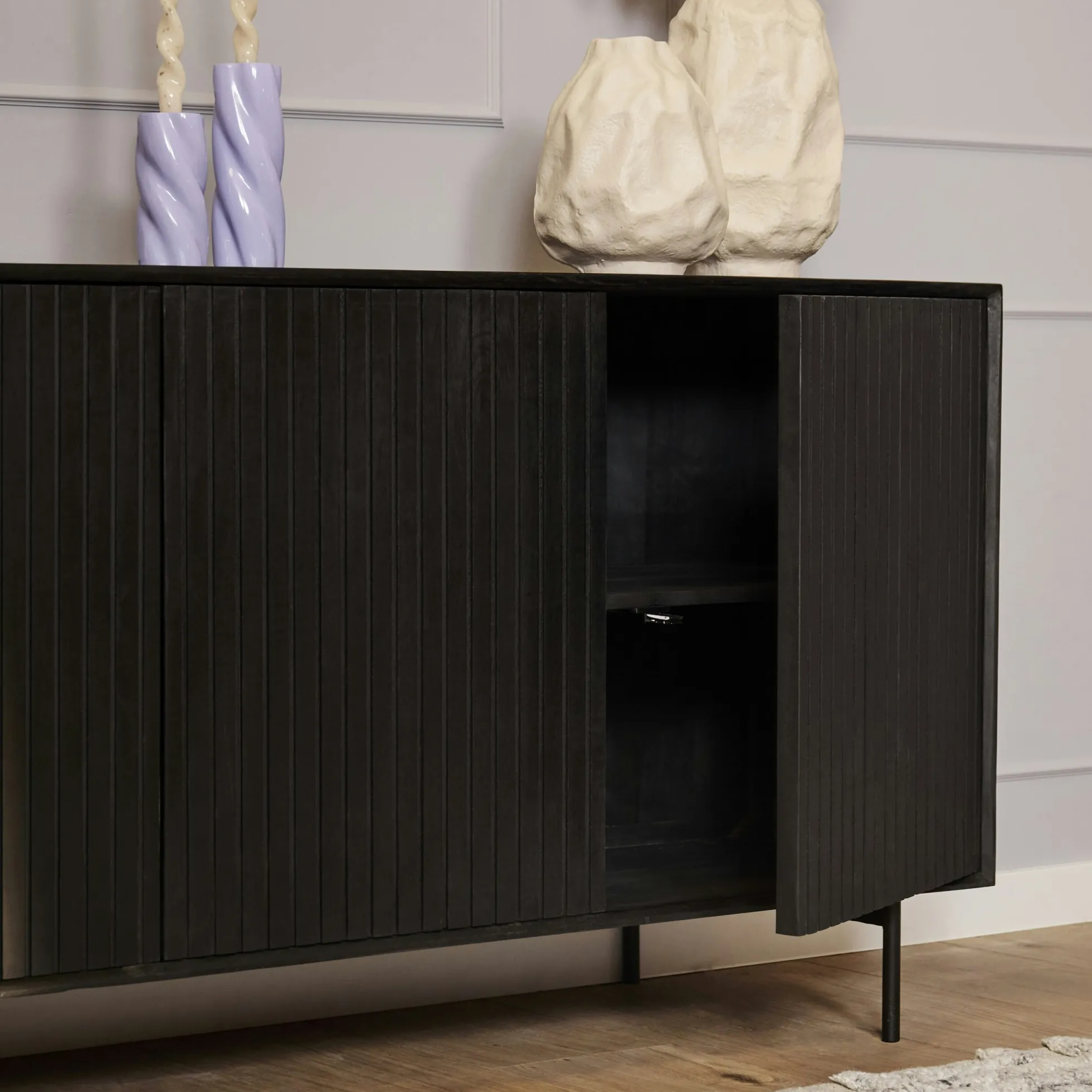 Buffet bois noir 3 portes rainurées 165 cm CORTINA