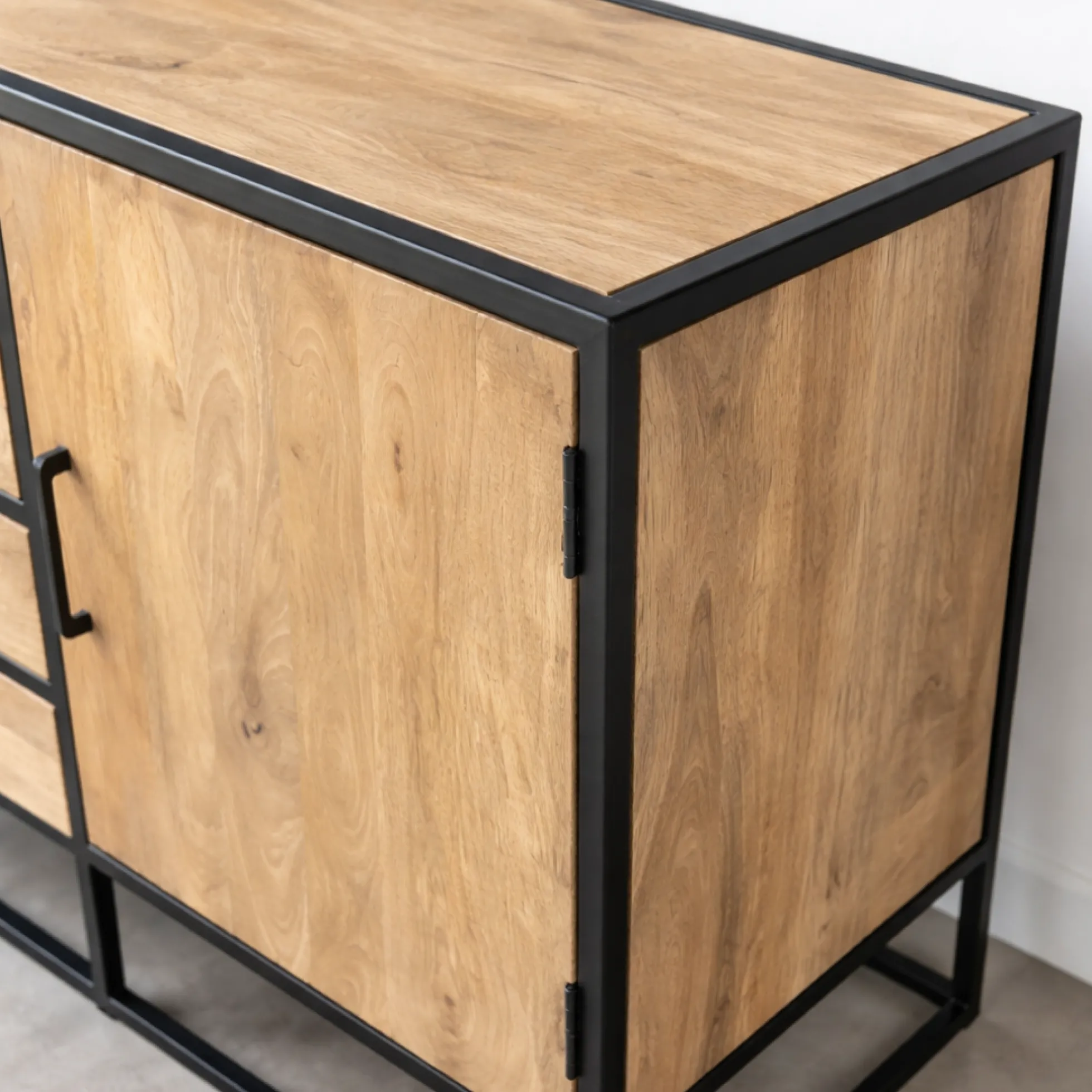 Buffet de salon en bois clair 2 portes 4 tiroirs RIVANO