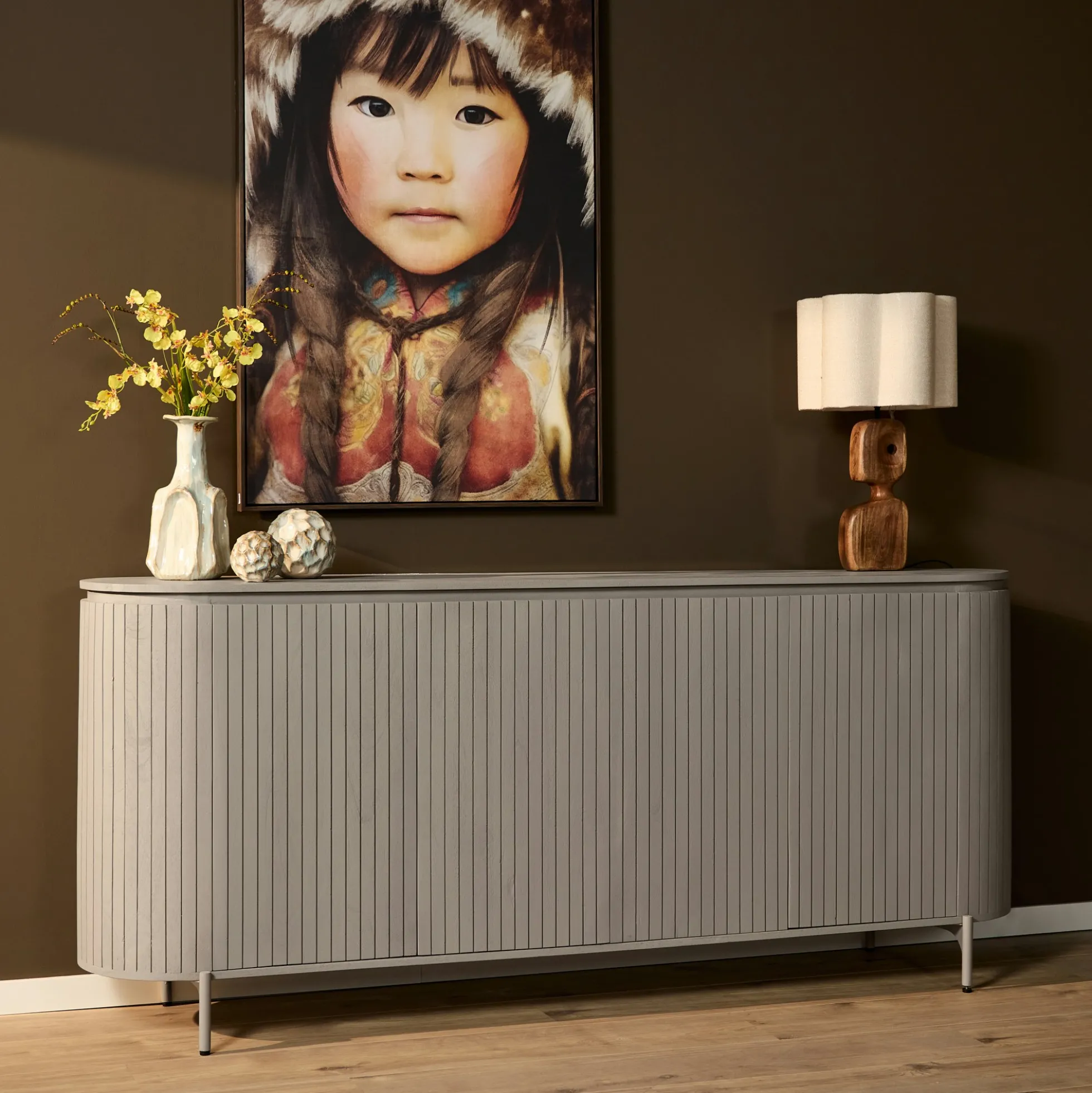 Buffet en bois gris rainuré ovale 4 portes CALERO
