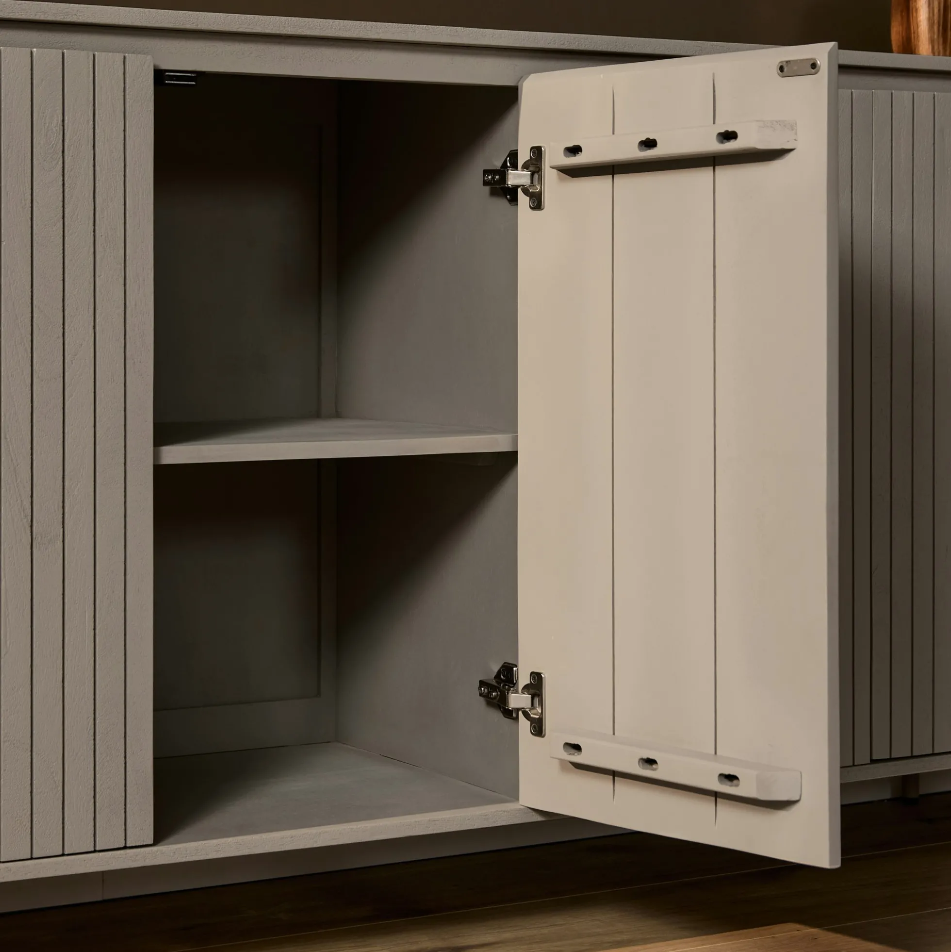 Buffet en bois gris rainuré ovale 3 portes CALERO