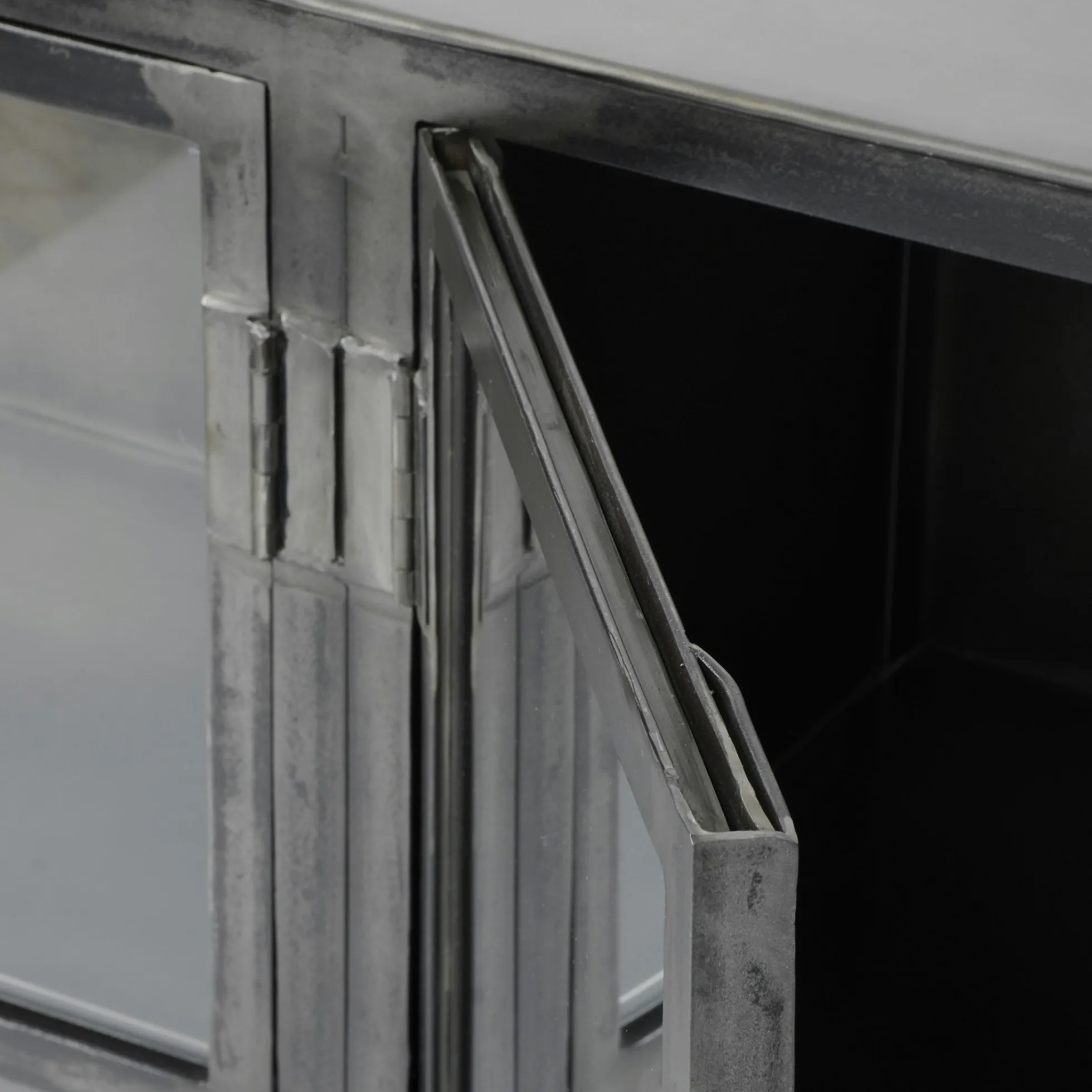 Buffet industriel métal verre ROADIES