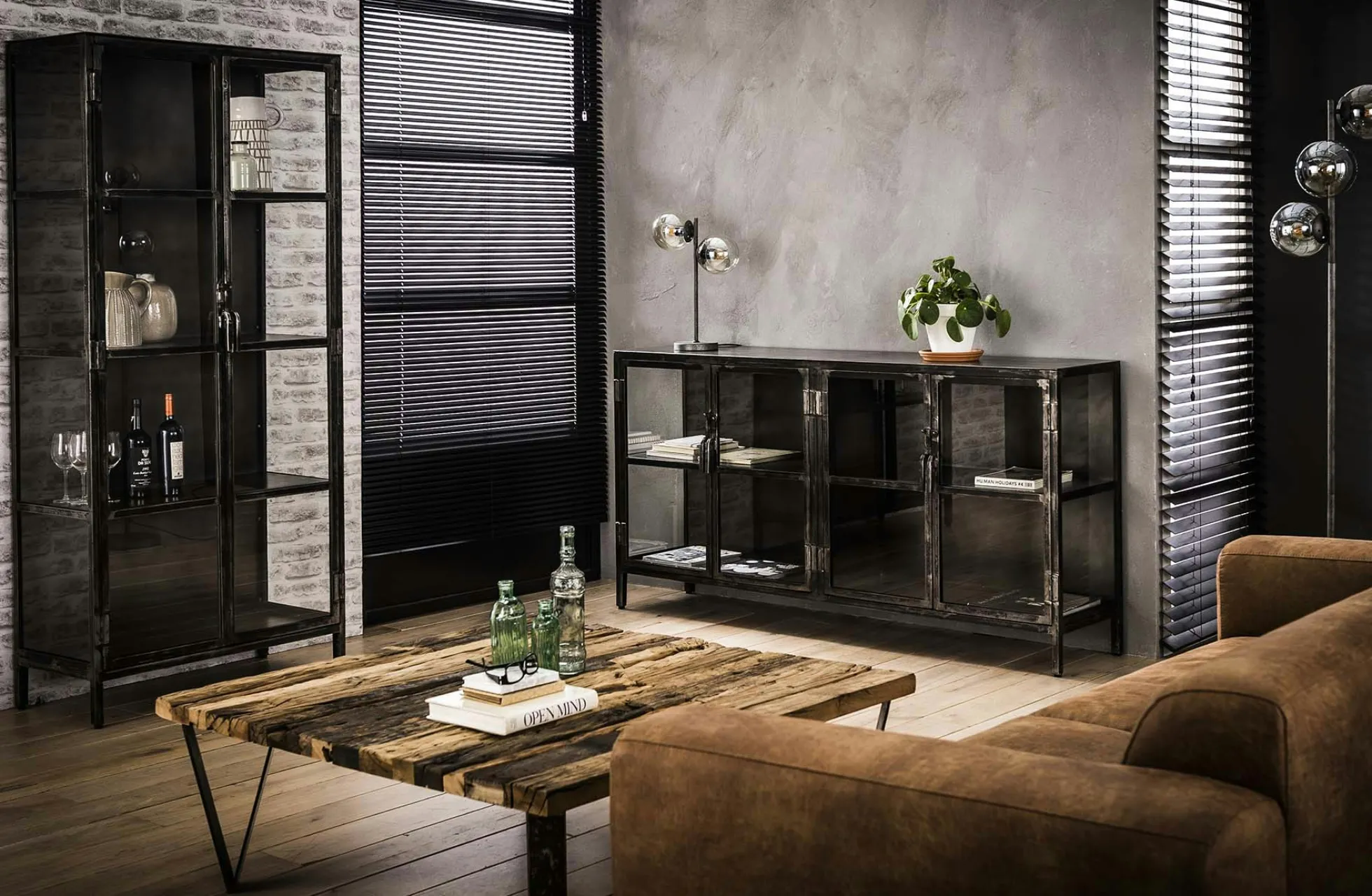 Buffet industriel métal verre ROADIES