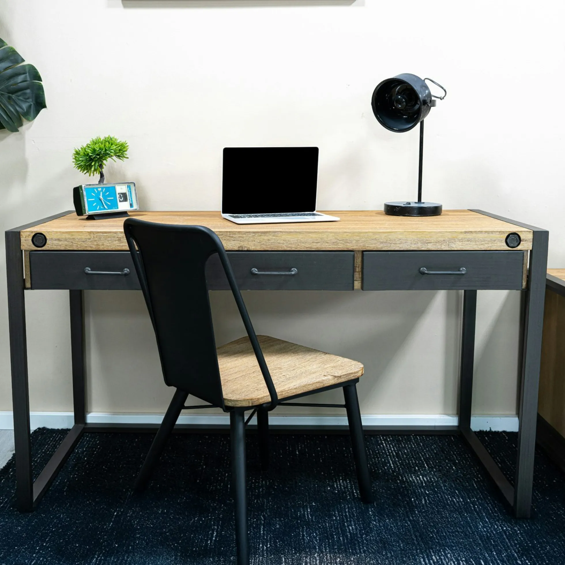 Bureau Inspiration Indus' en Acacia et Métal 3 tiroirs métal 140x60x78,5cm BROOKLYN