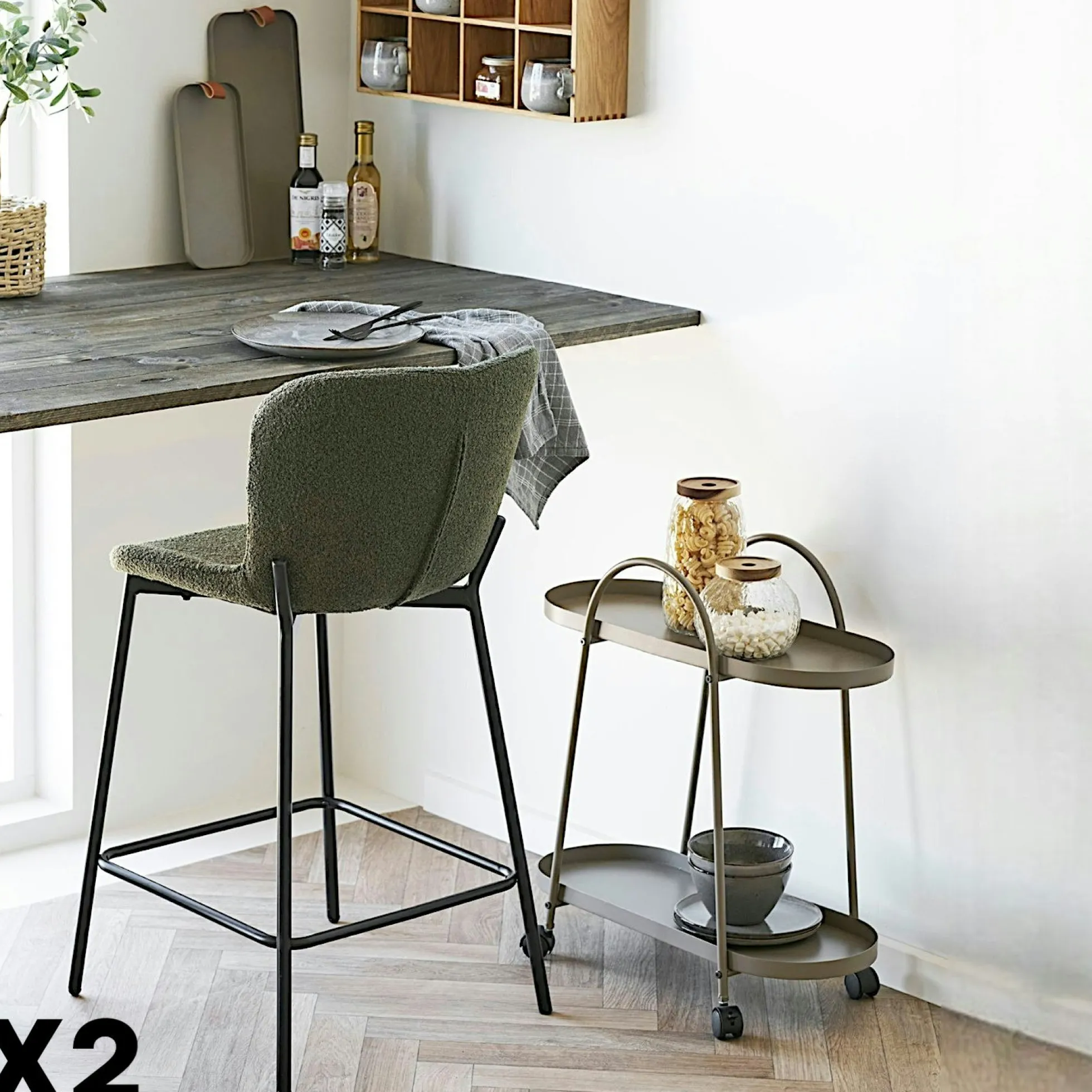Chaise de bar bouclette verte pieds métal noir (lot de 2) BERLIN