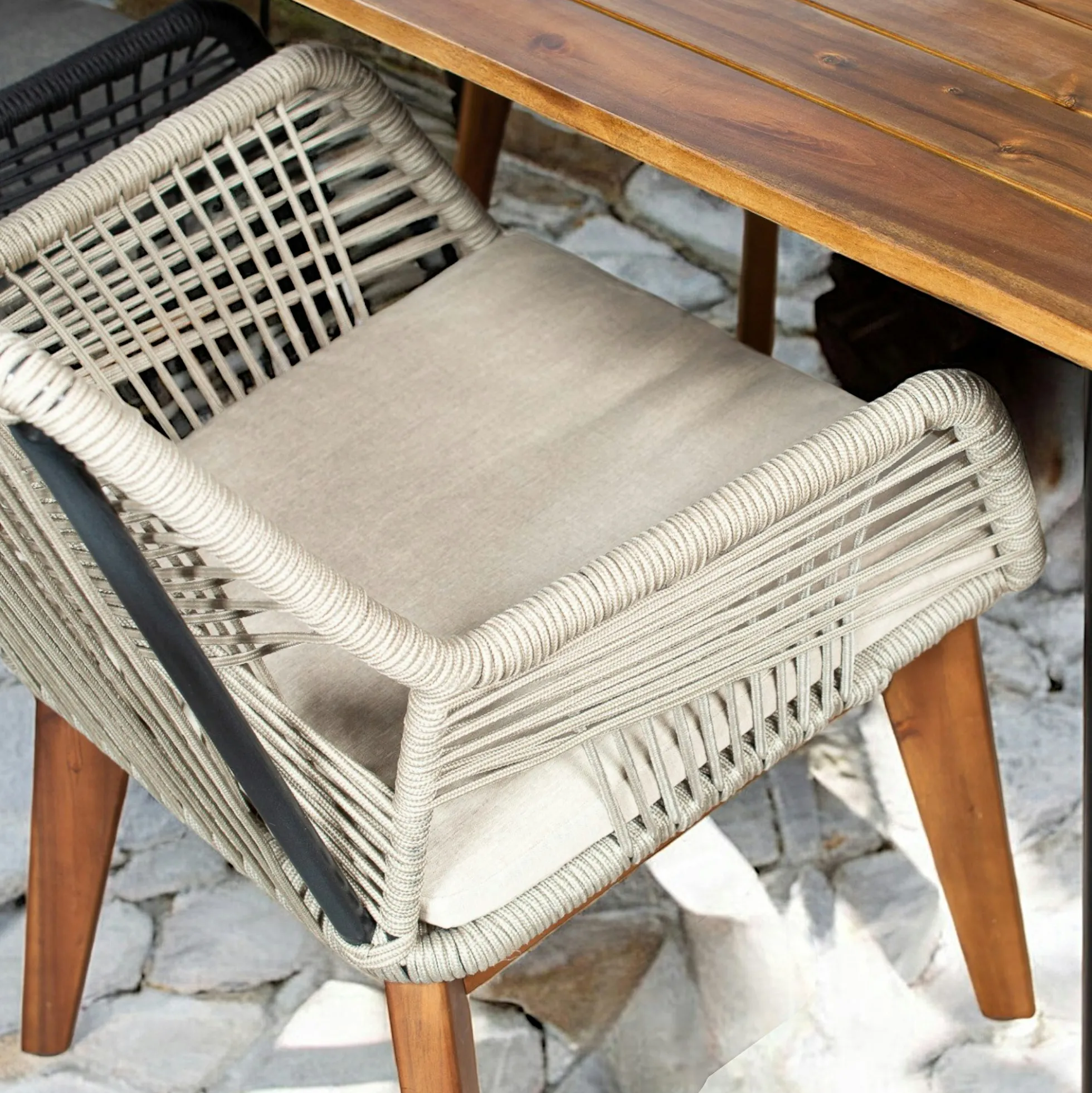 Chaise de jardin beige en corde tressée et pieds bois FSC® (lot de 2) GRENADE
