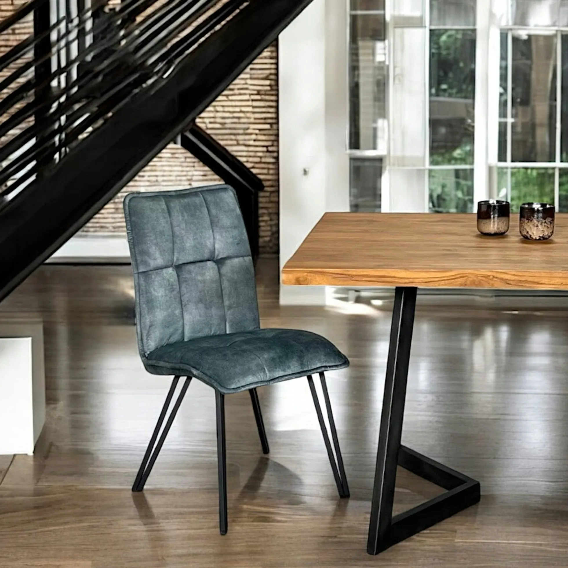 Chaise de salle à manger bleu pétrole avec pieds épingle (lot de 2) MALMOE