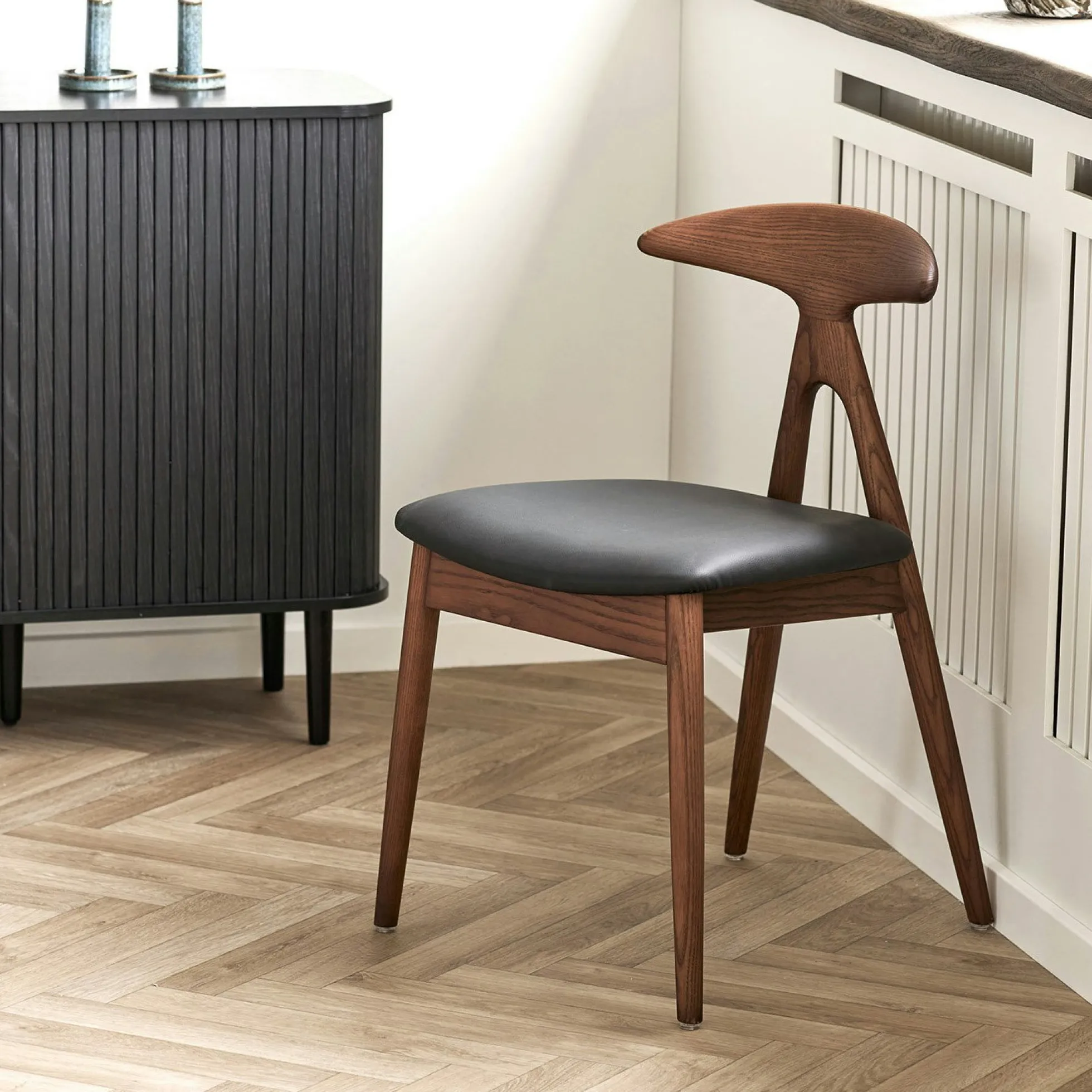 Chaise design en bois foncé (lot de 2) ESCARRILLA