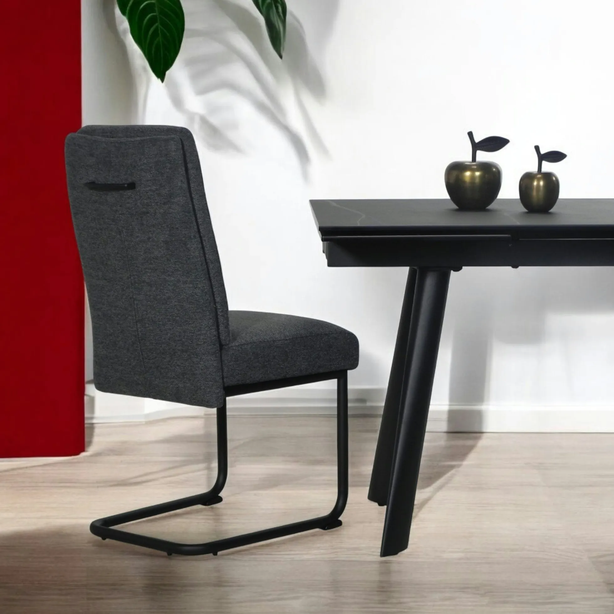 Chaise à dossier haut en tissu anthracite (lot de 2) LOMBARDIE