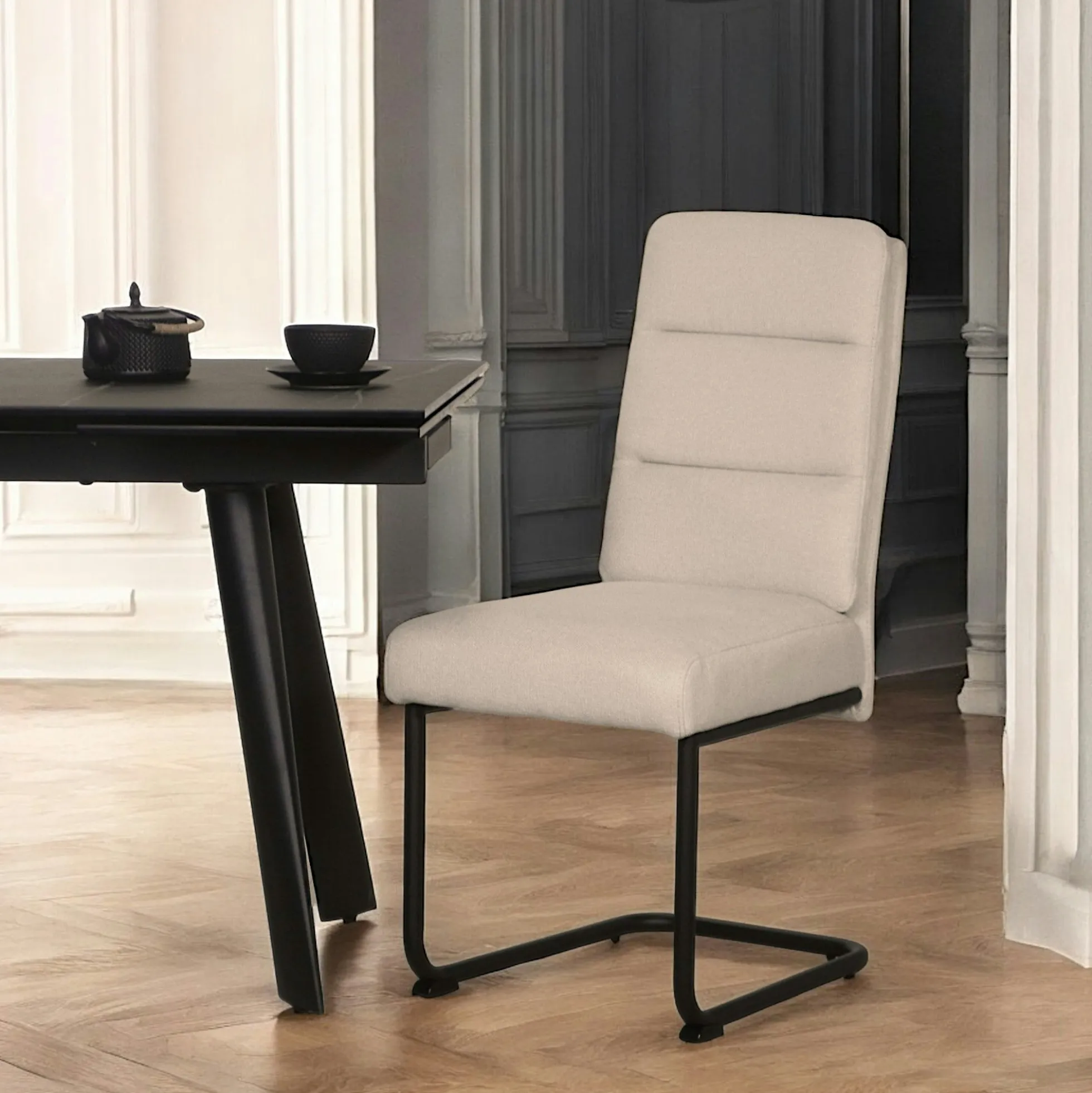 Chaise à dossier haut en tissu beige (lot de 2) LOMBARDIE