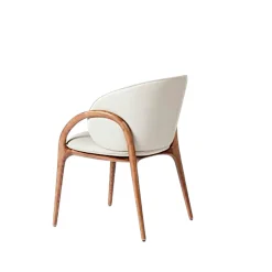 Chaise en cuir gris clair dos rond accoudoirs bois brun ALDER