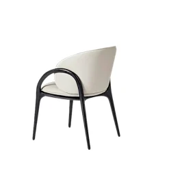 Chaise en cuir gris clair dos rond accoudoirs bois noir ALDER