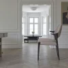 Chaise en cuir gris foncé design, accoudoirs bois noir ALDER