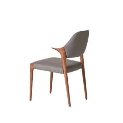 Chaise en cuir gris foncé design, accoudoirs bois brun ALDER