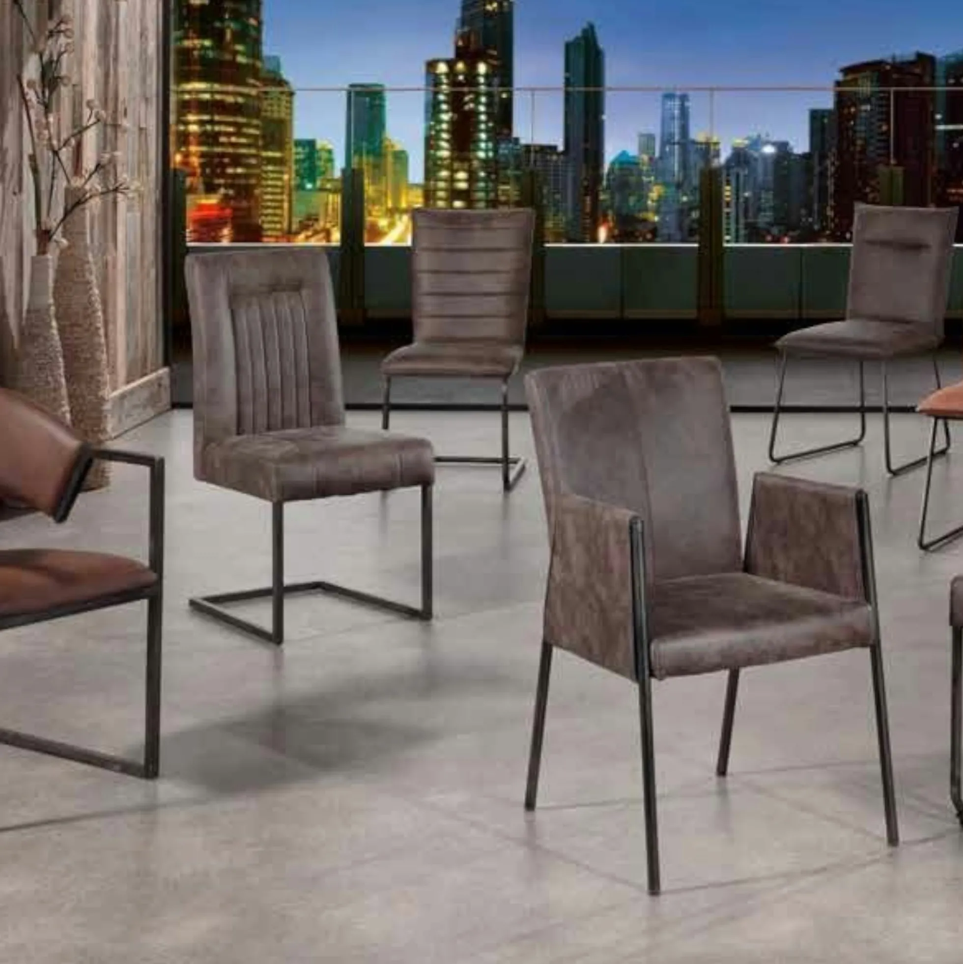 Chaise en tissu microfibres gris et pieds métal noir