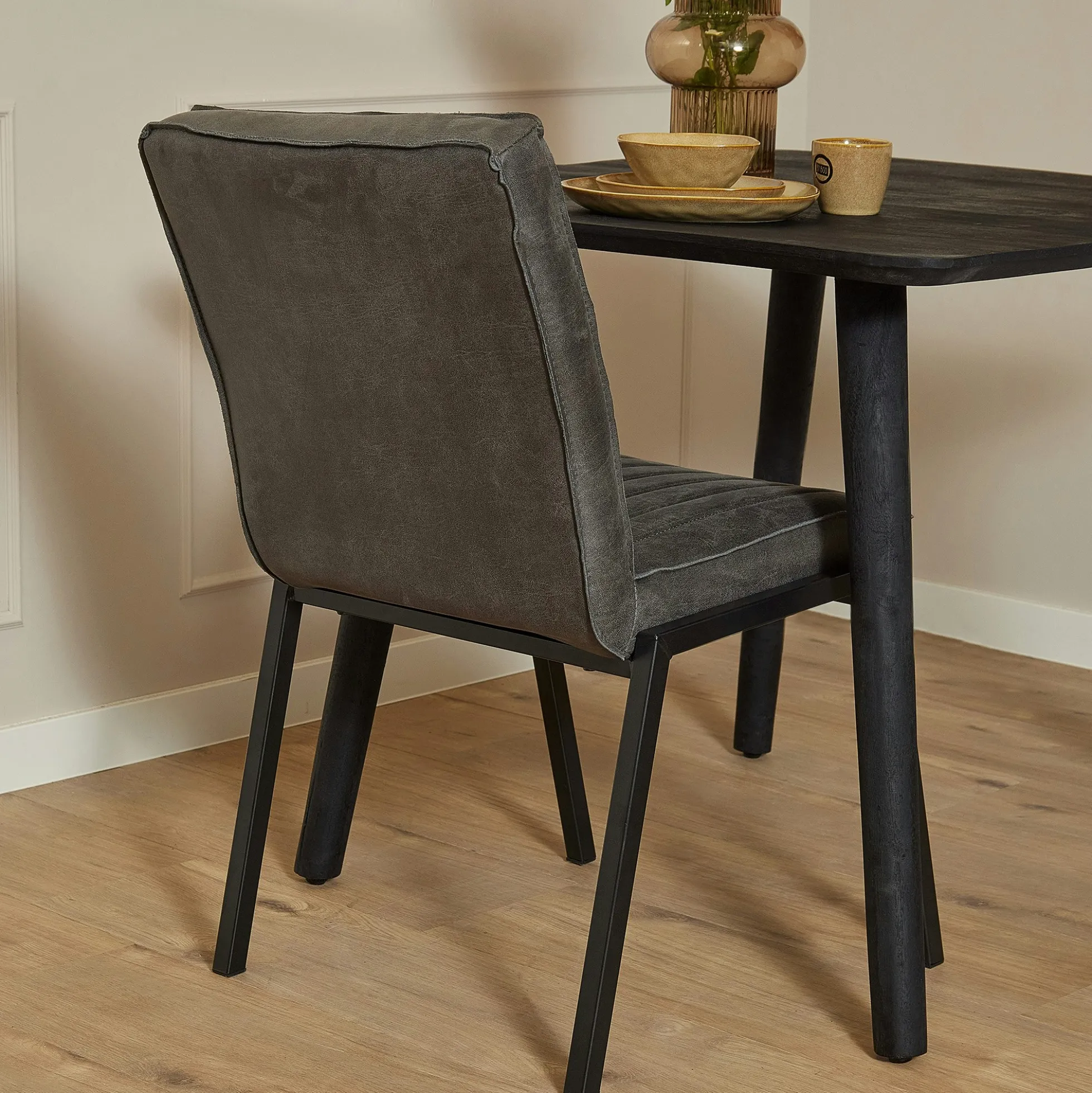 Chaise grise rembourrée à bandes (lot de 2) CORTINA