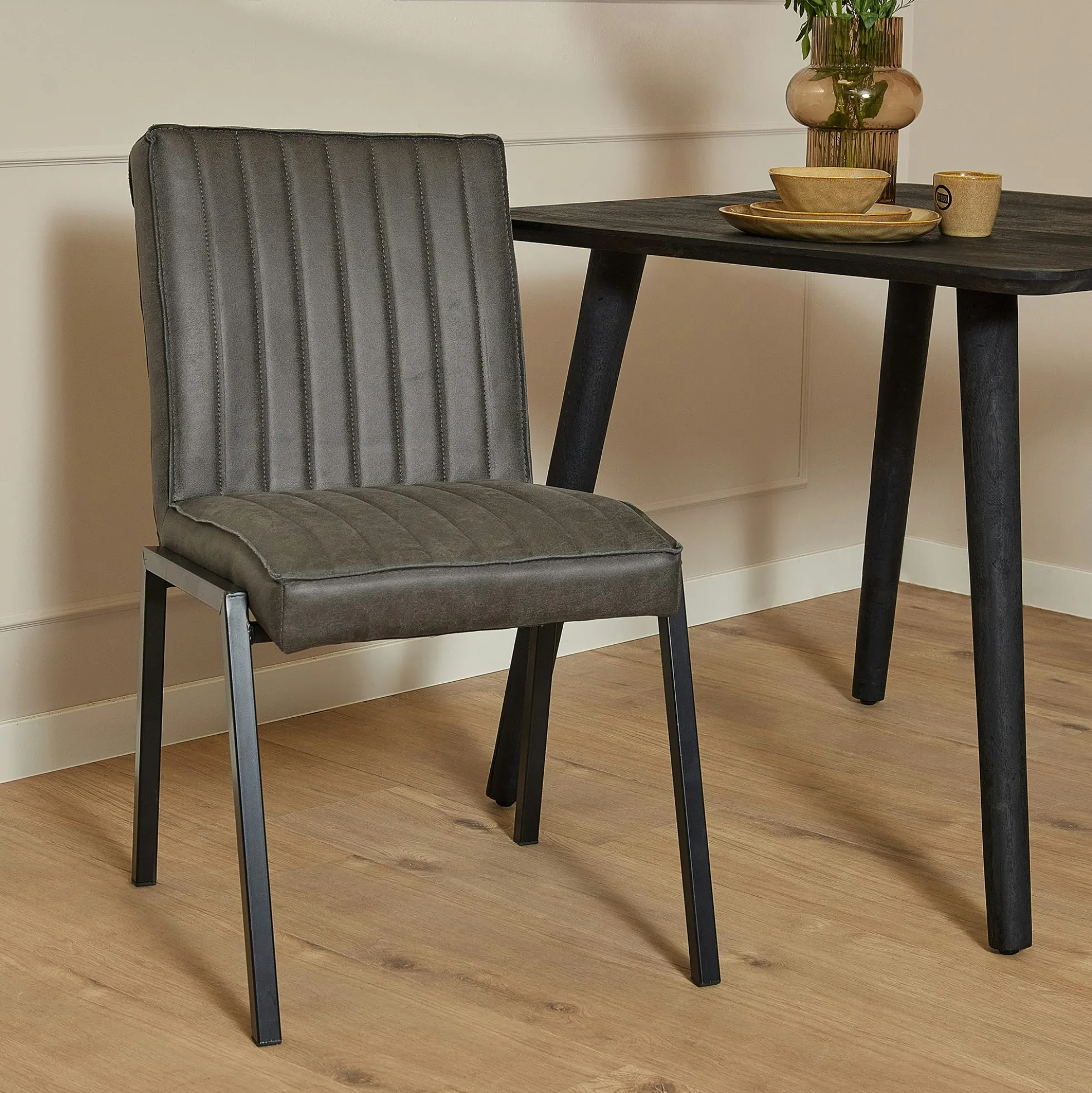 Chaise grise rembourrée à bandes (lot de 2) CORTINA