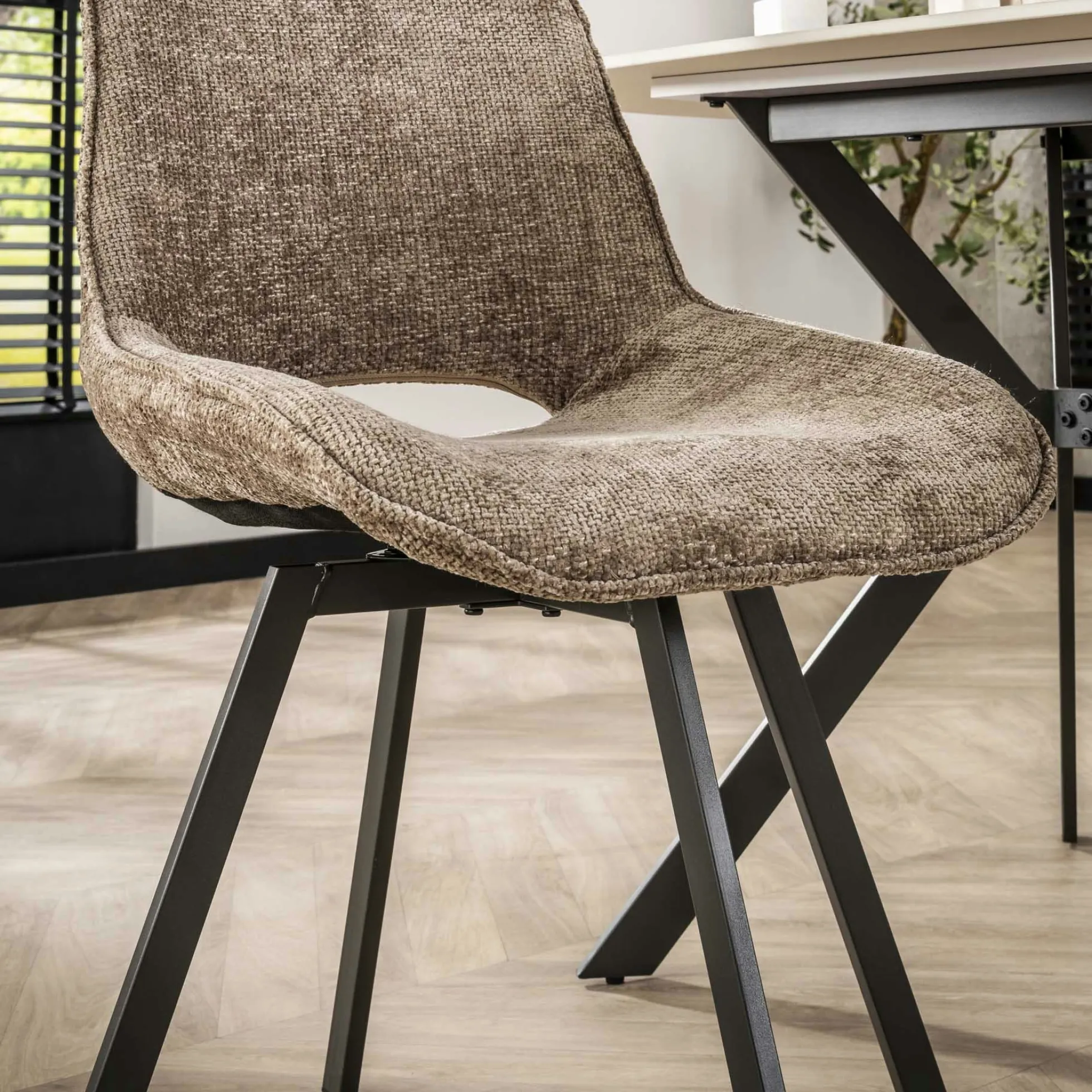 Chaise pivotante confort – grège, dos ajouré (lot de 2) ASCOLI