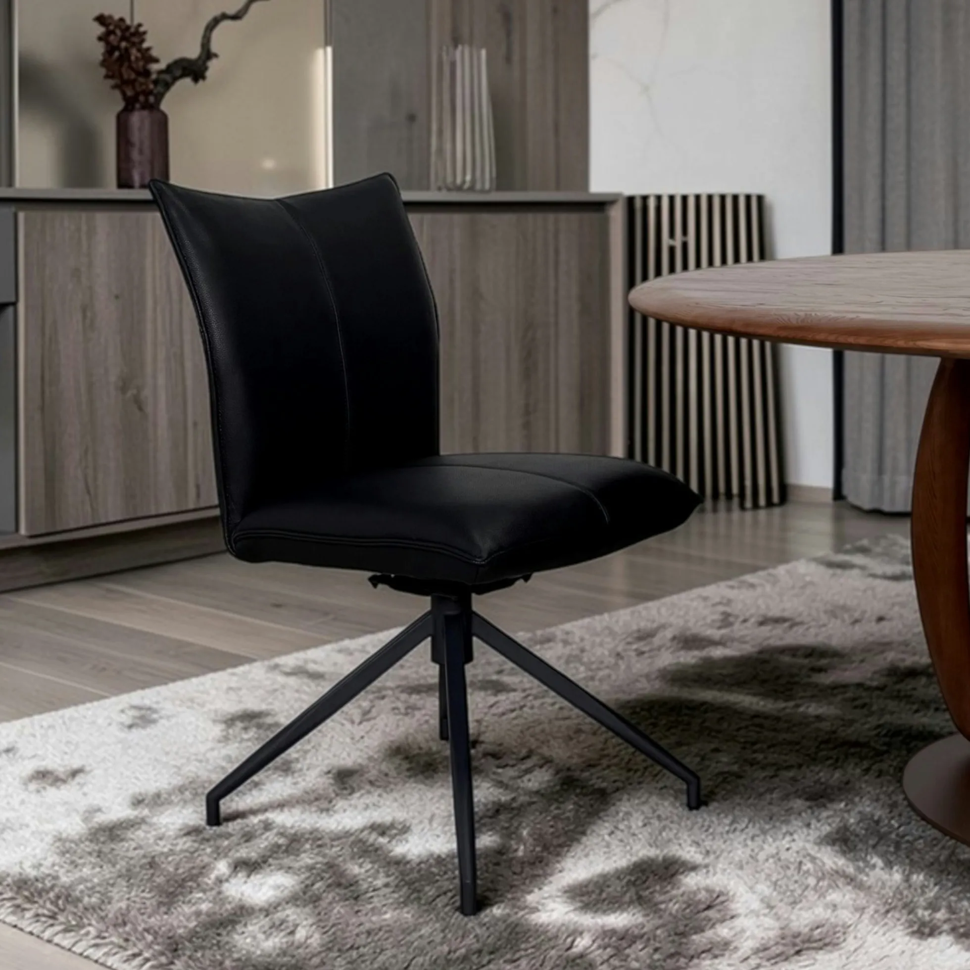 Chaise pivotante en cuir noir (lot de 2) LOMBARDIE