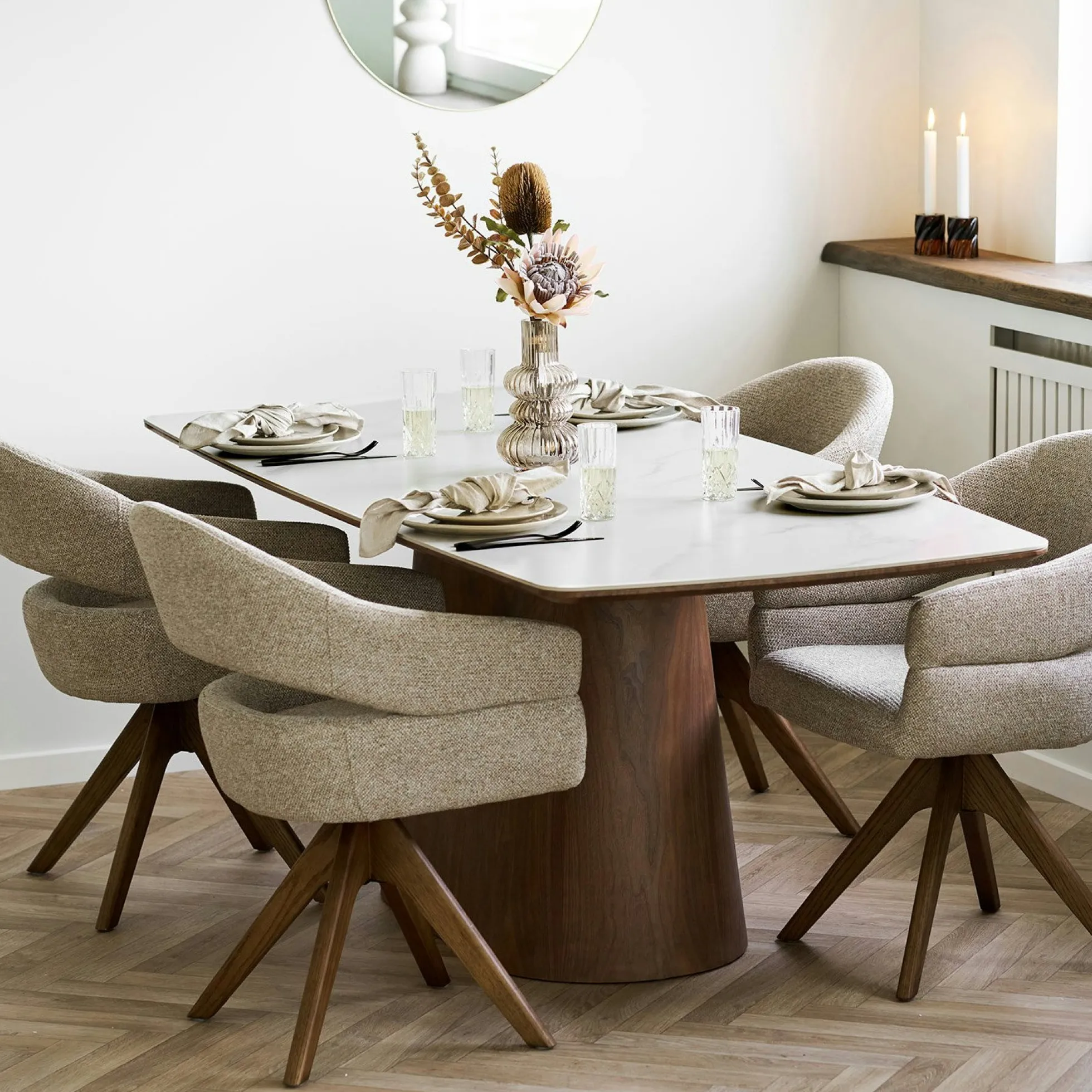Chaise pivotante sable design avec pied chêne brun (lot de 2) MONTREUX