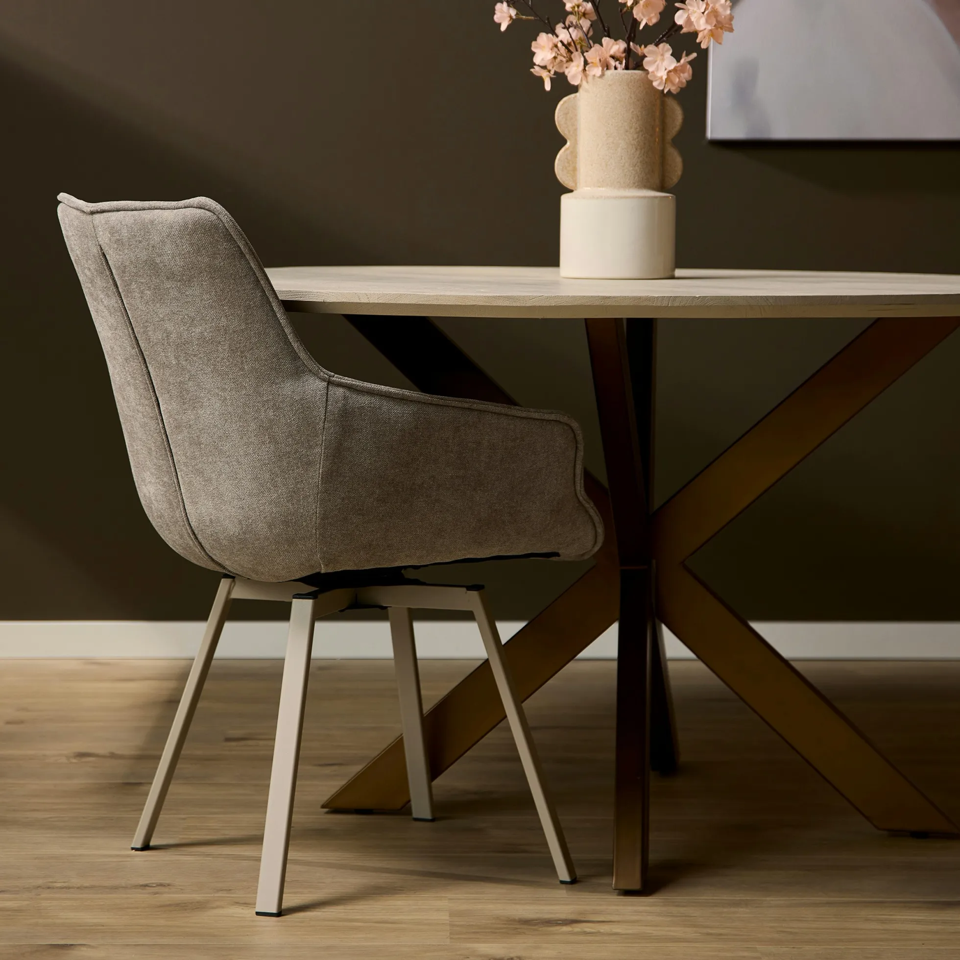 Chaise pivotante taupe à accoudoirs (lot de 2) CORTINA