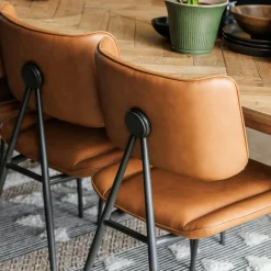 Chaise salle à manger camel, décor bouton métal (lot de 2) OKA