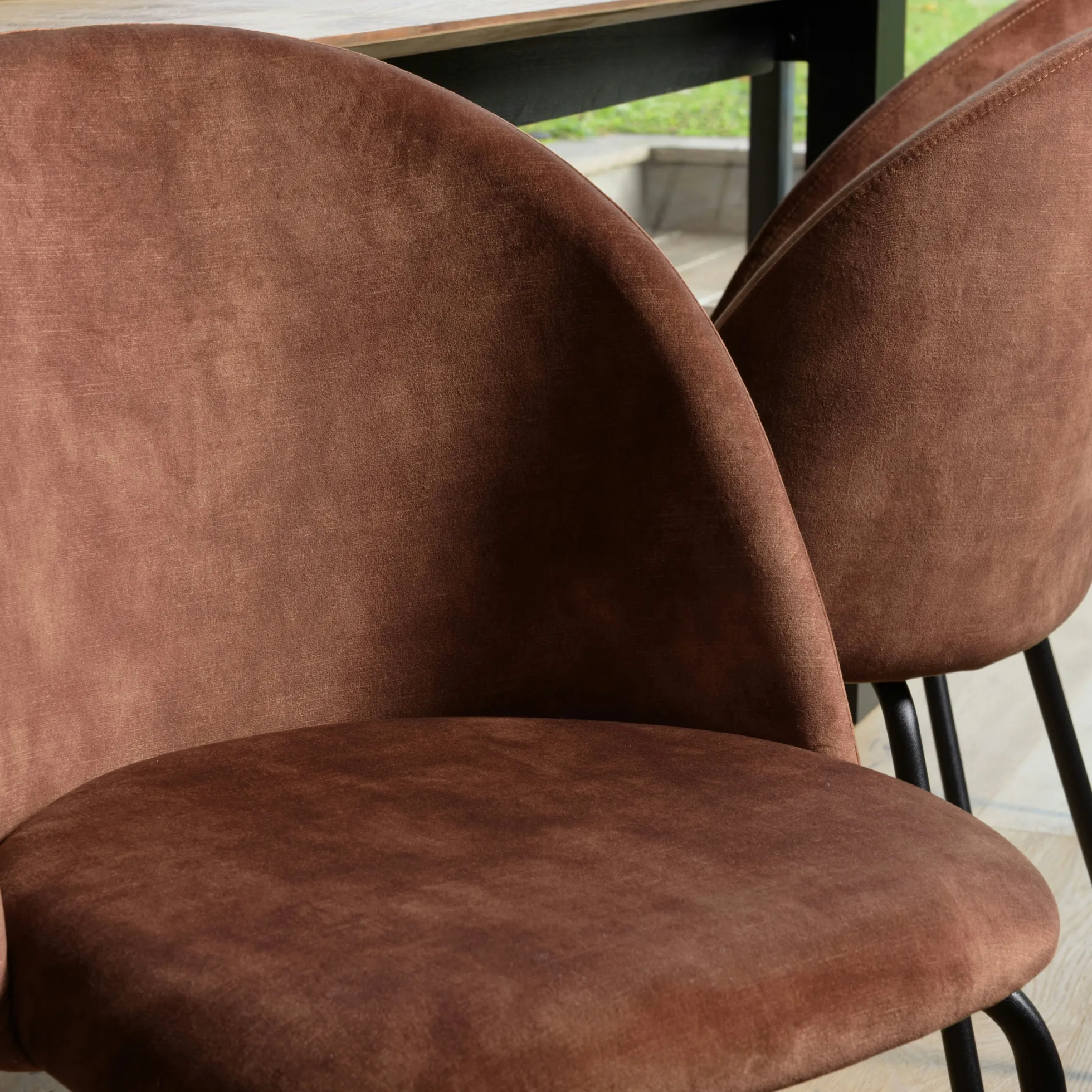 Chaise velours acajou dossier galbé (lot de 2) TIM