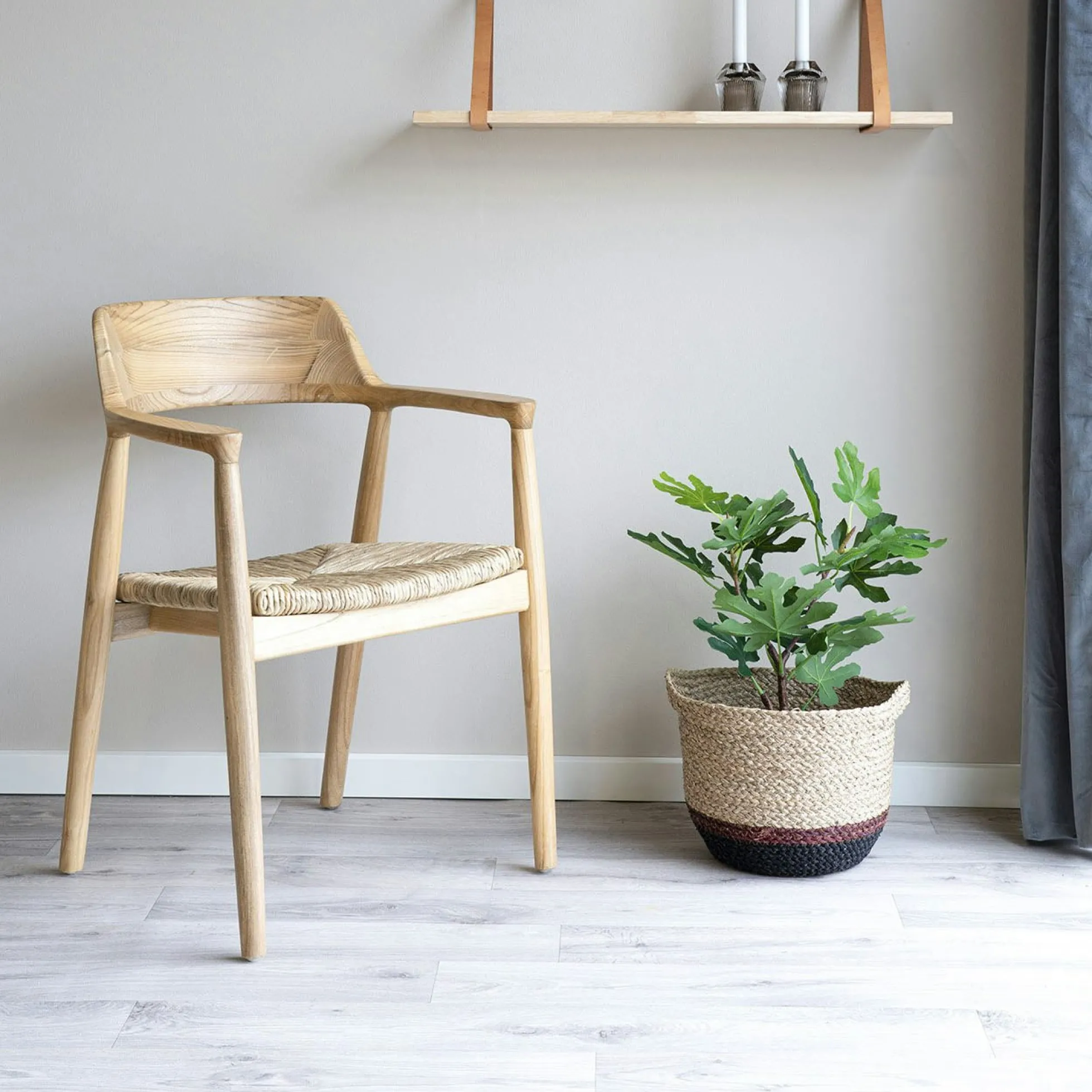 Chaise vintage en bois exotique (lot de 2)