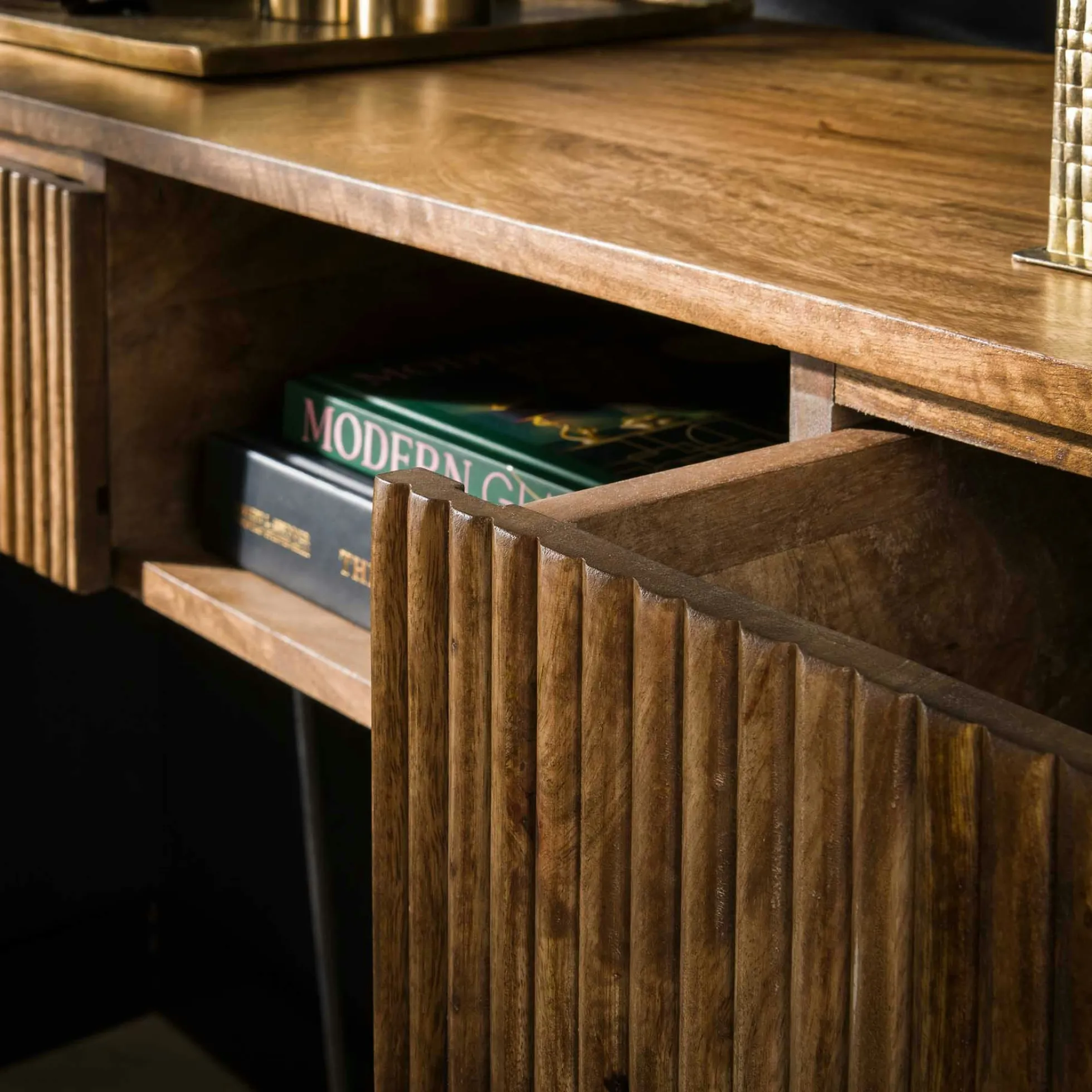Console de chambre en bois de manguier motif baguette 2 tiroirs DELHI