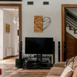 Décoration murale chambre – cœur métal et bois