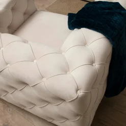 Fauteuil écru en velours capitonné DOVER