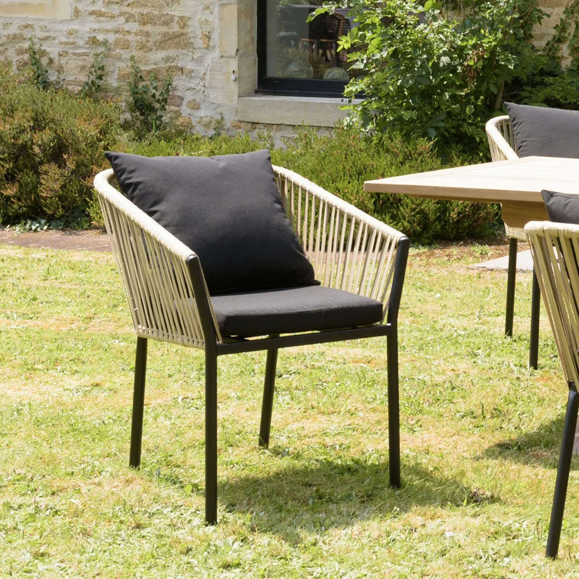 Fauteuil de jardin cordage couleur naturelle 2 coussins noirs (lot de 6) GIJON