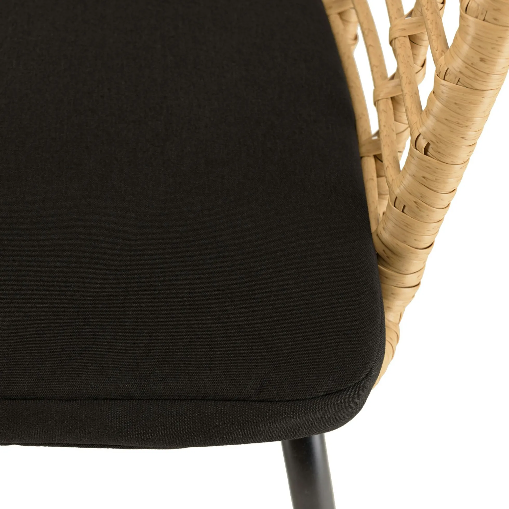 Fauteuil de jardin rotin synthétique ajouré couleur naturelle avec coussin noir (lot de 2) GIJON