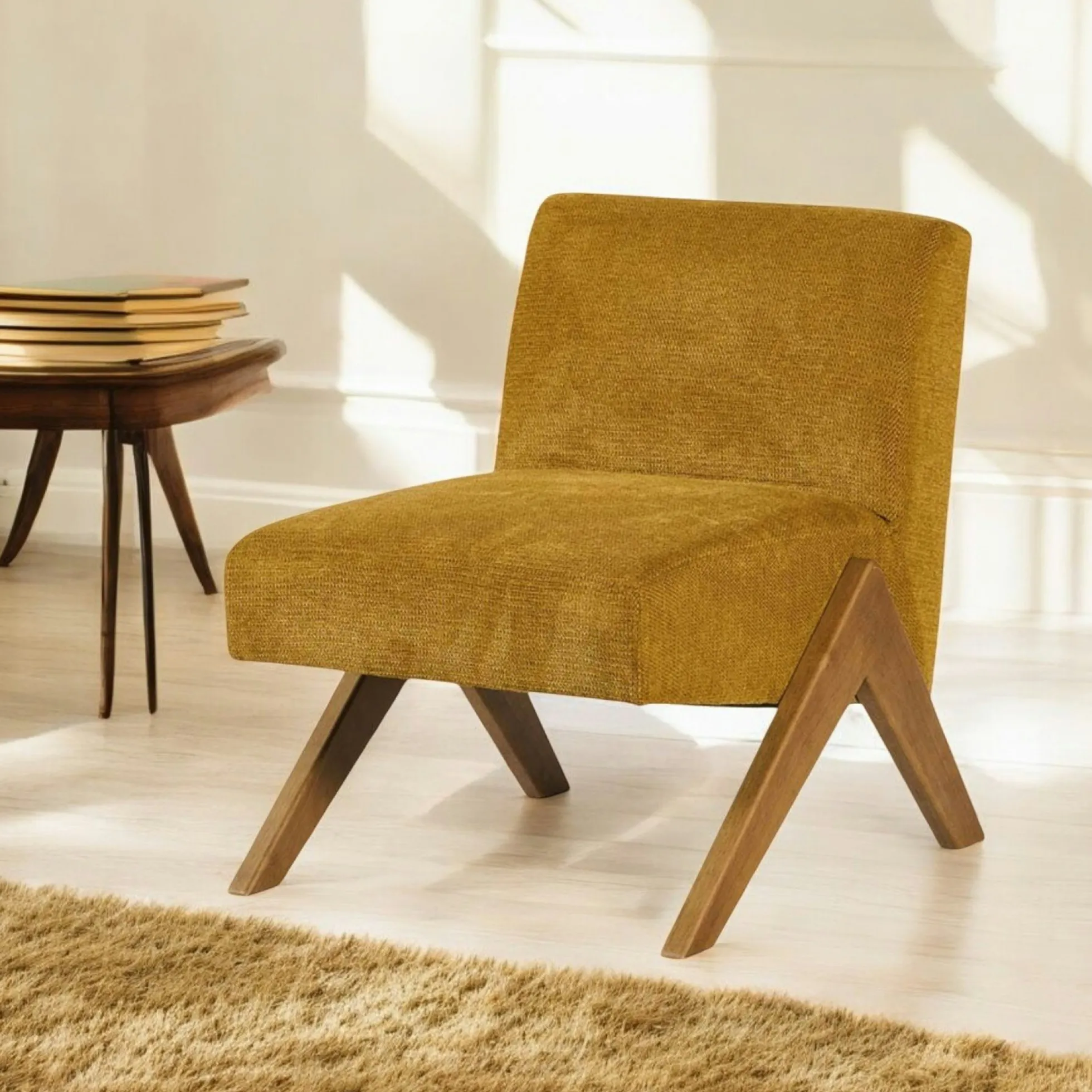 Fauteuil de salon bois et velours moutarde SOHO