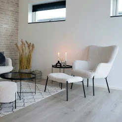 Fauteuil de salon en bouclette blanche avec repose-pieds BERLIN