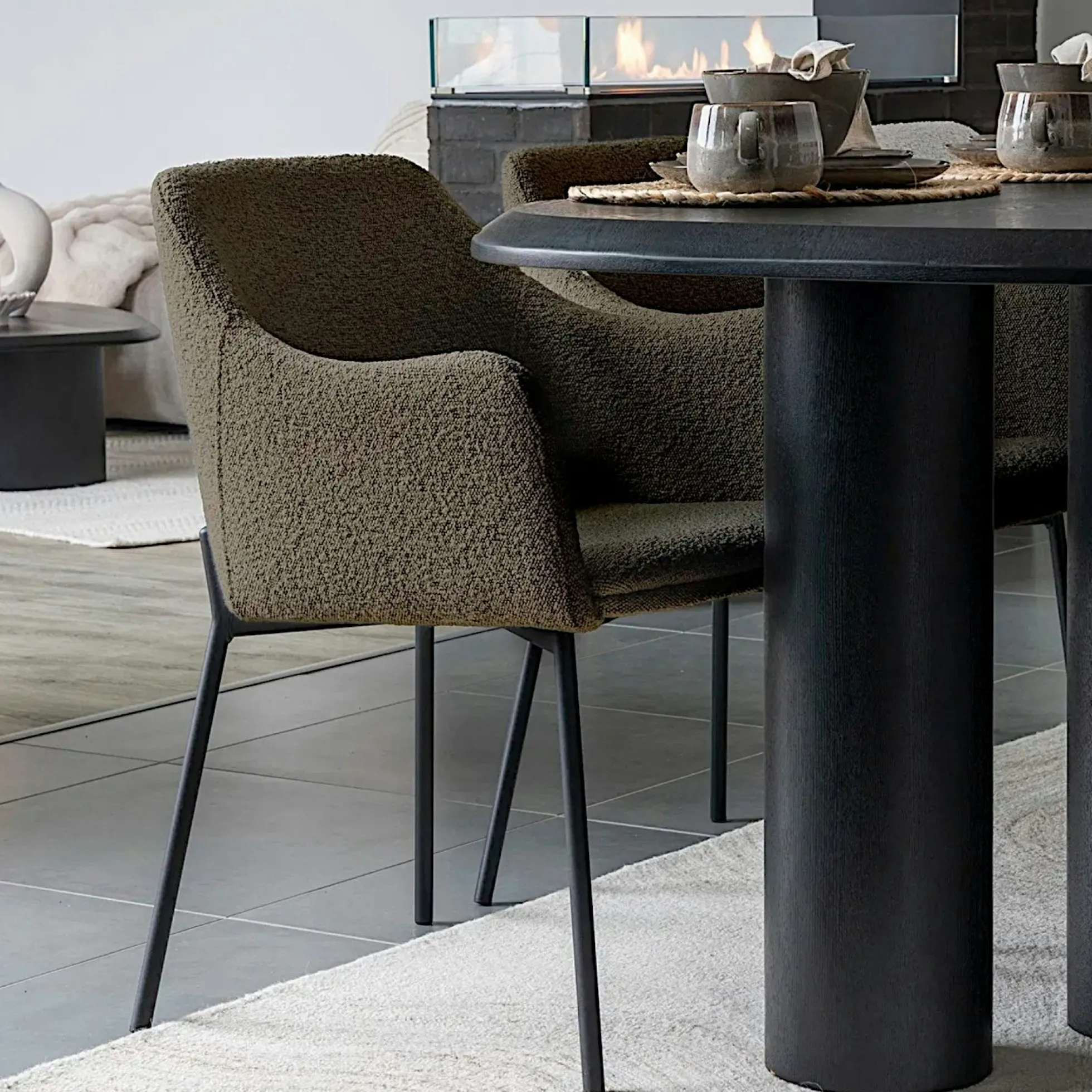 Fauteuil de table bouclette marron pieds métal noir (lot de 2) BERLIN