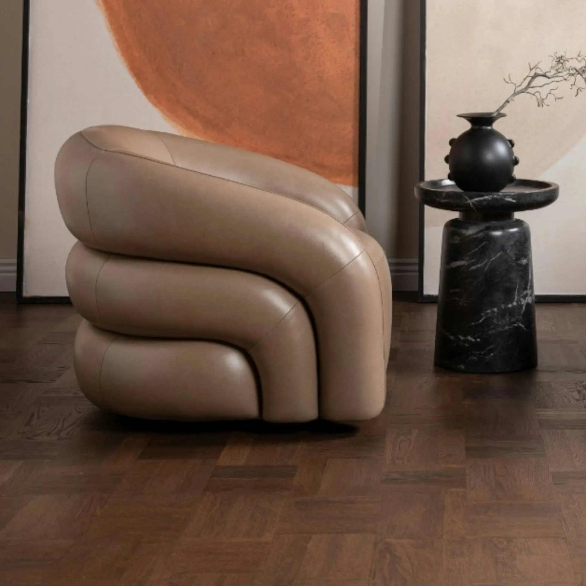 Fauteuil en cuir taupe pivotant BRADFORD
