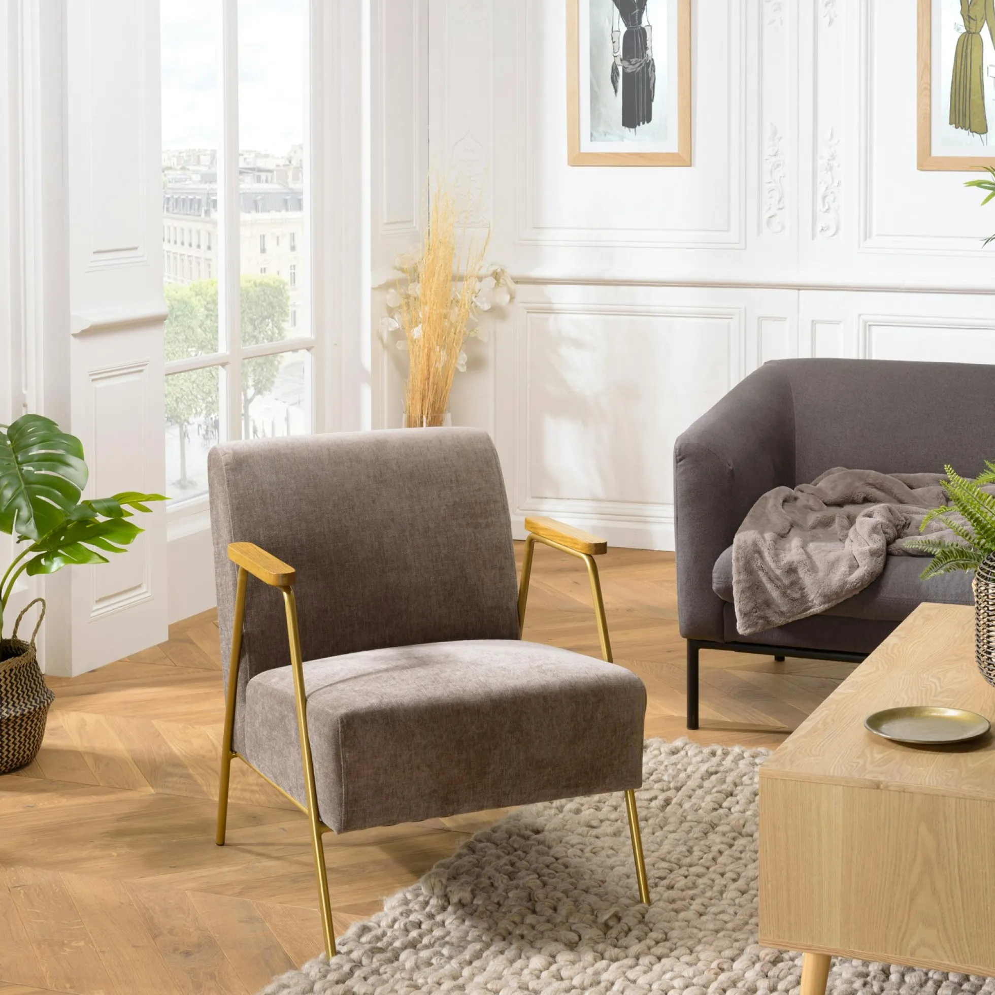 Fauteuil gris foncé en tissu avec accoudoirs bois TIM