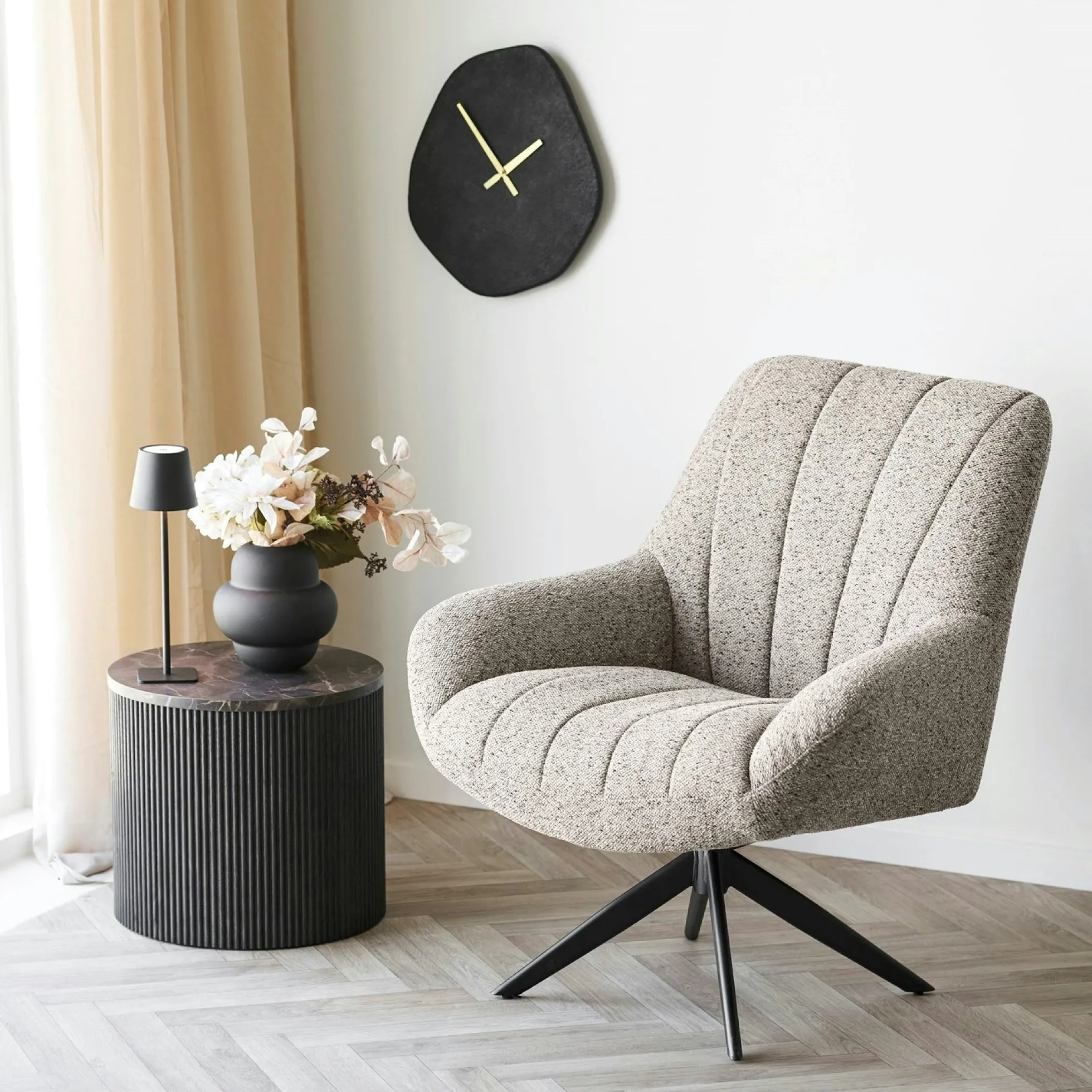 Fauteuil lounge pivotant en tissu gris chiné MONTREUX