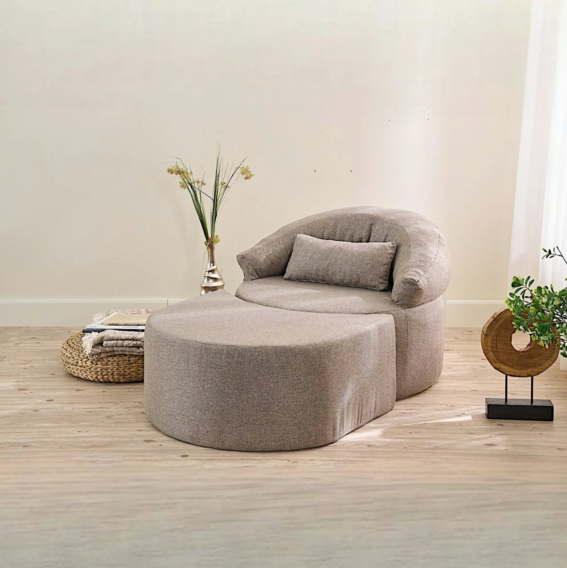Fauteuil méridienne taupe avec pouf demi-lune PATNA
