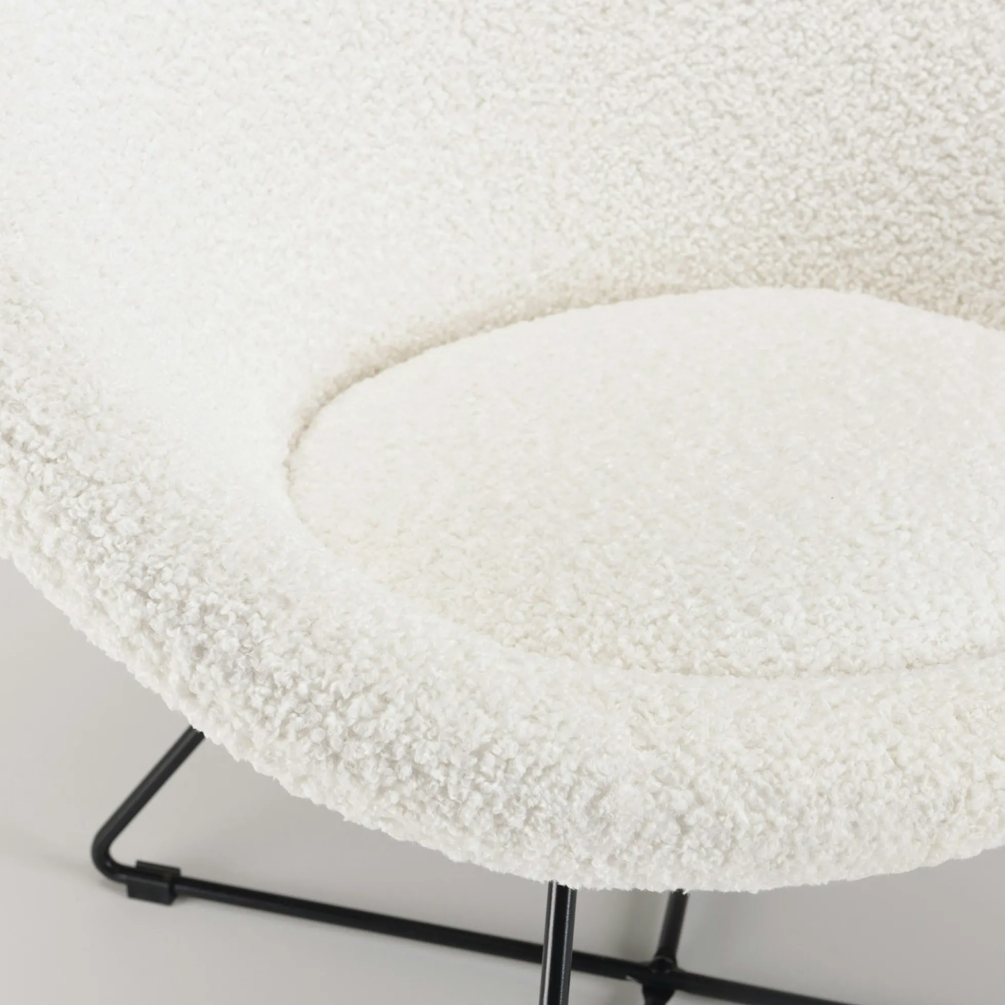 Fauteuil rond blanc tissu bouclette TIM