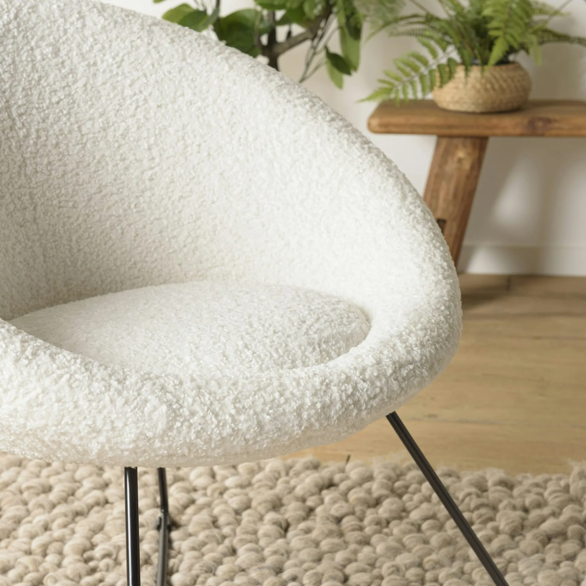 Fauteuil rond blanc tissu bouclette TIM