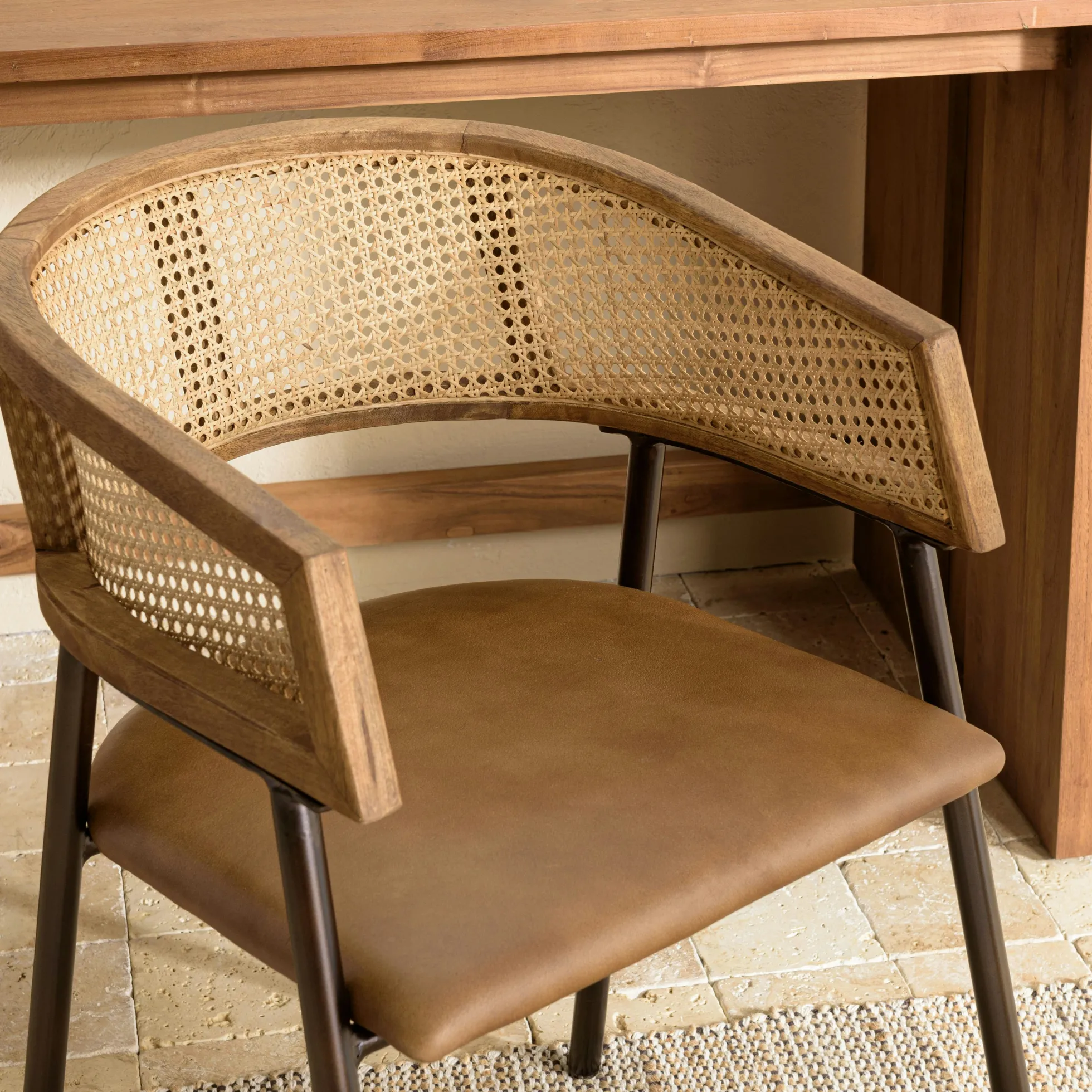 Fauteuil rotin et cuir havane dossier arrondi (lot de 2) TIM