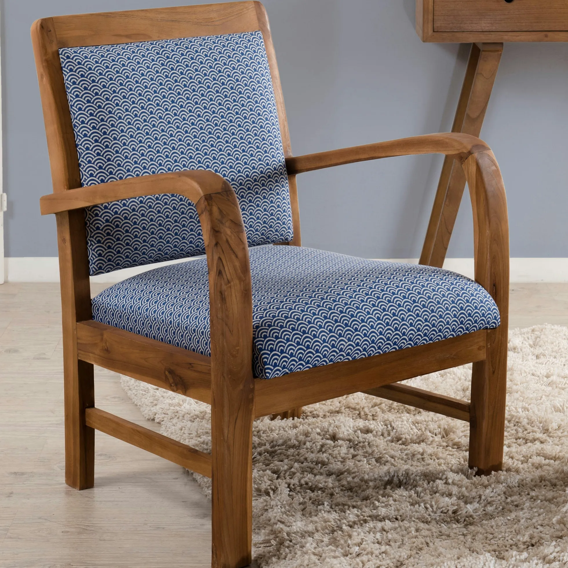 Fauteuil Teck assise tissu coton bleu motifs traditionnels vagues Seigaiha 61x63x81cm DIKA