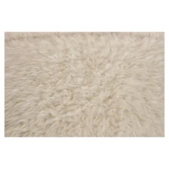 Gros fauteuil en fausse fourrure, couleur blanc cassé BERLIN