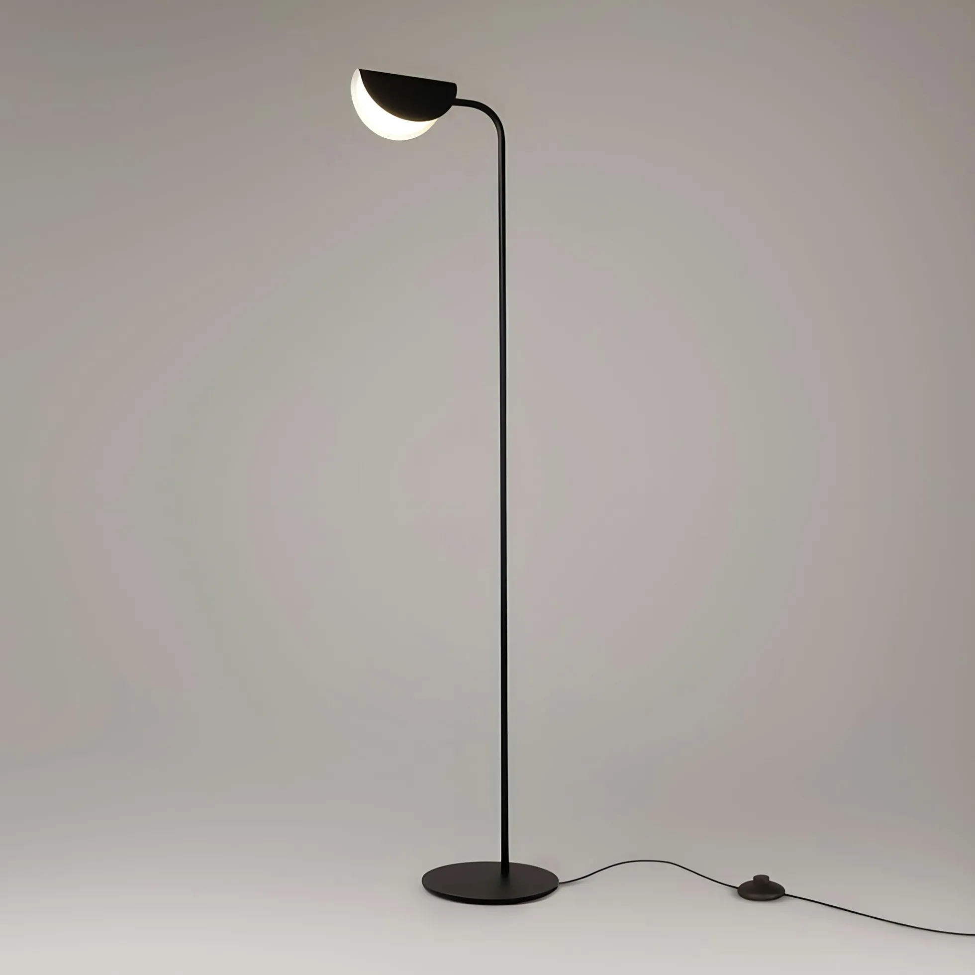 Lampadaire design noir - abat jour plié, interrupteur LENORE